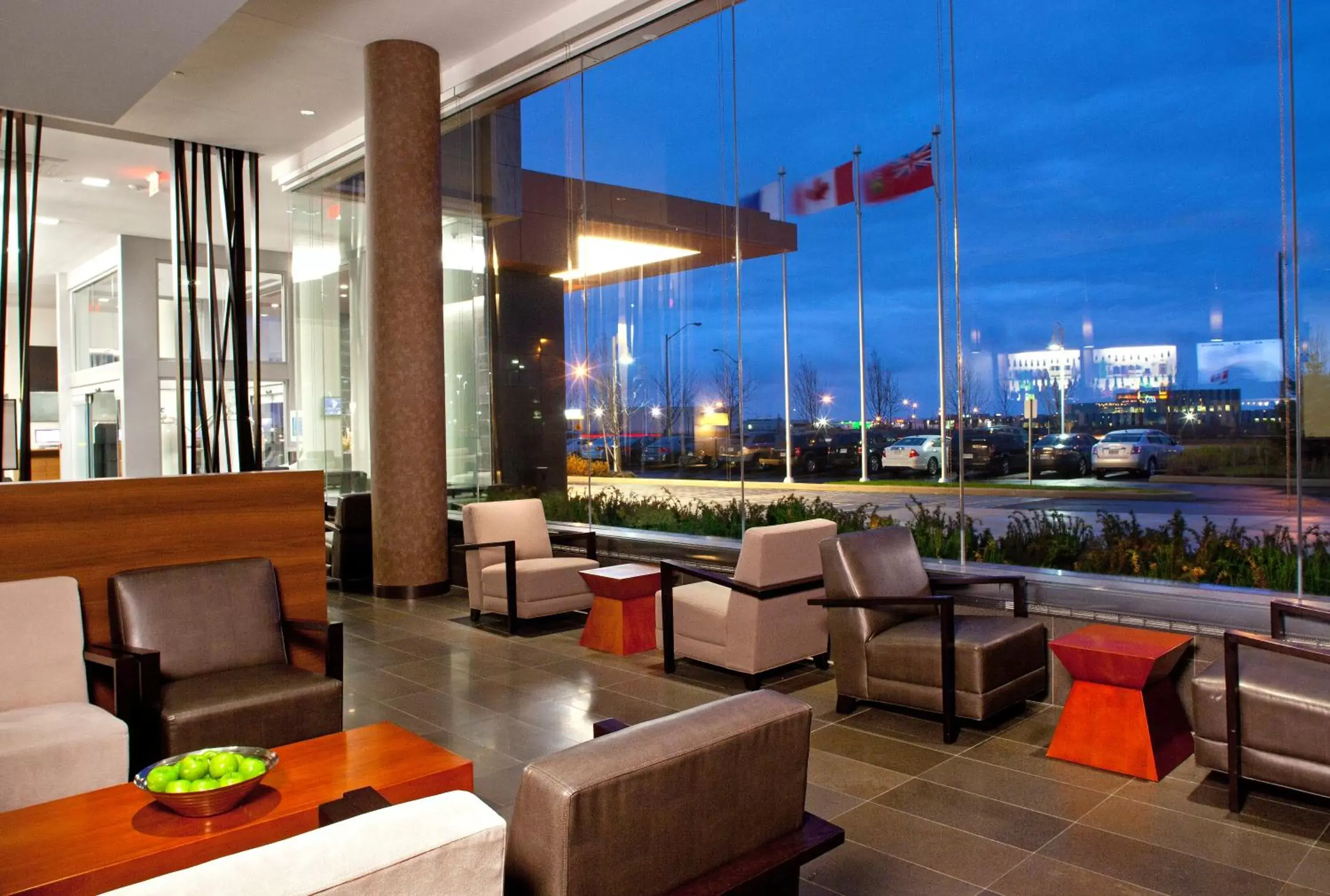 Lounge or bar in Novotel Toronto Vaughan Centre