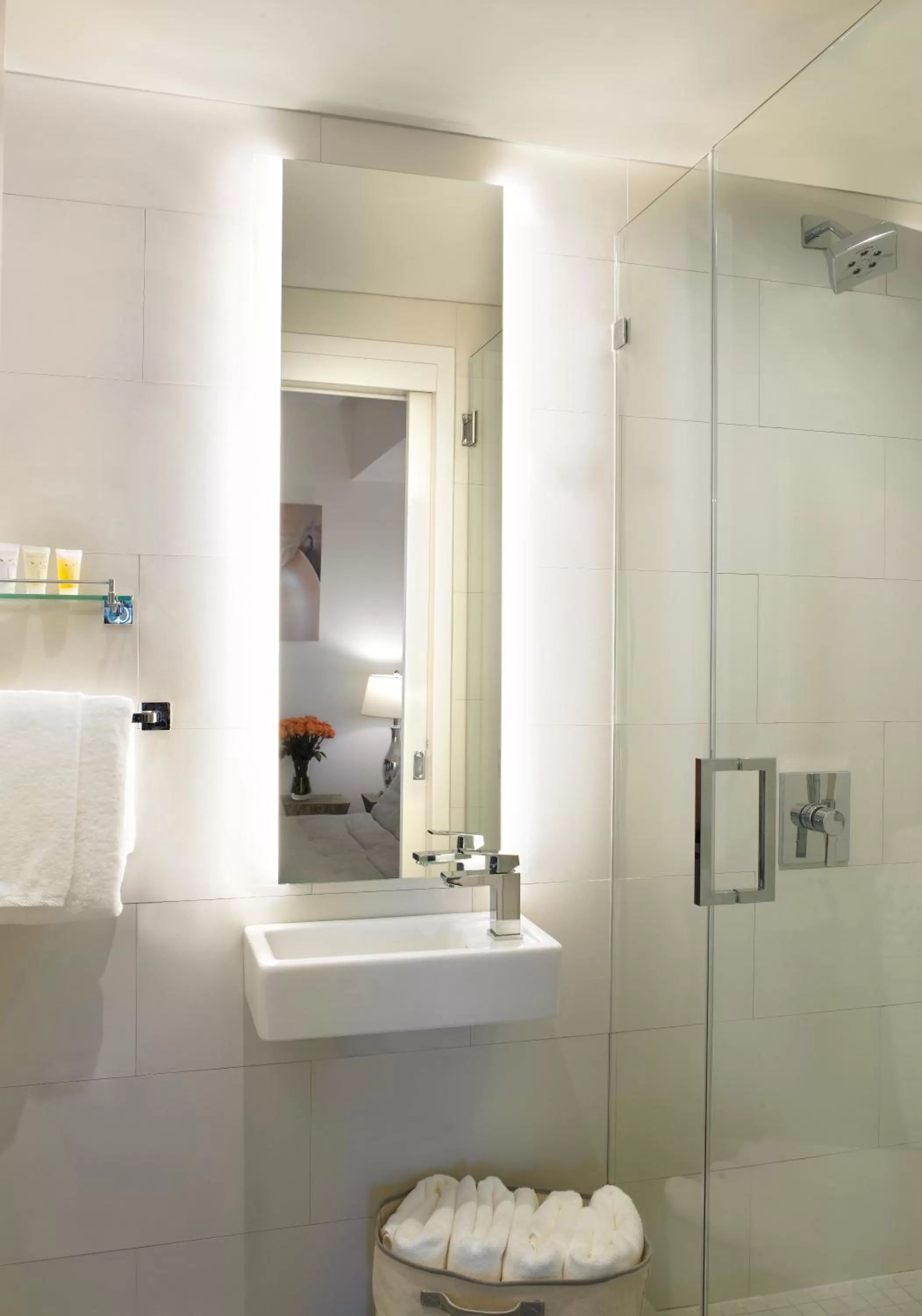 Shower in Grand Beach Hotel Bay Harbor