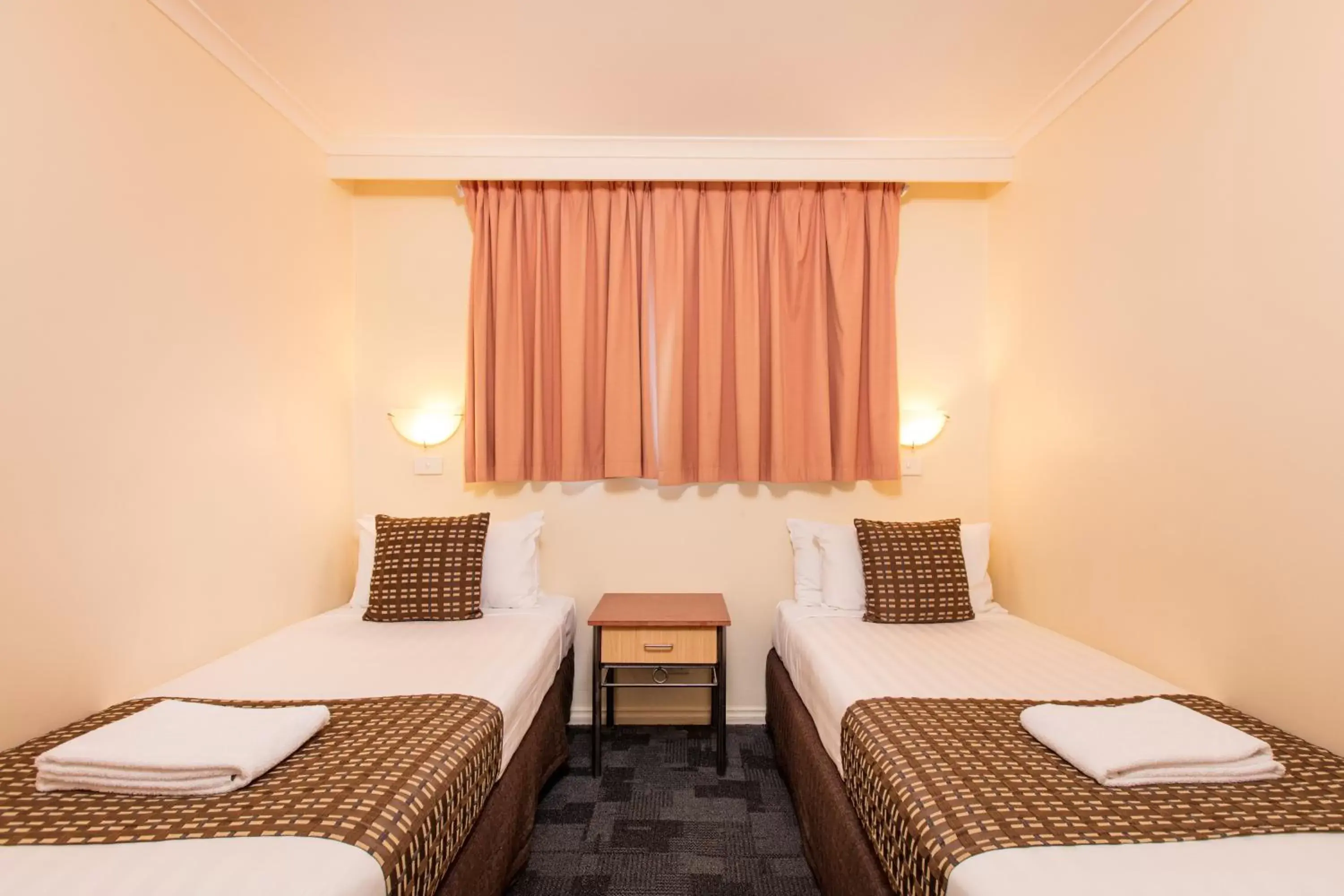 Bed in Mildura Inlander Resort