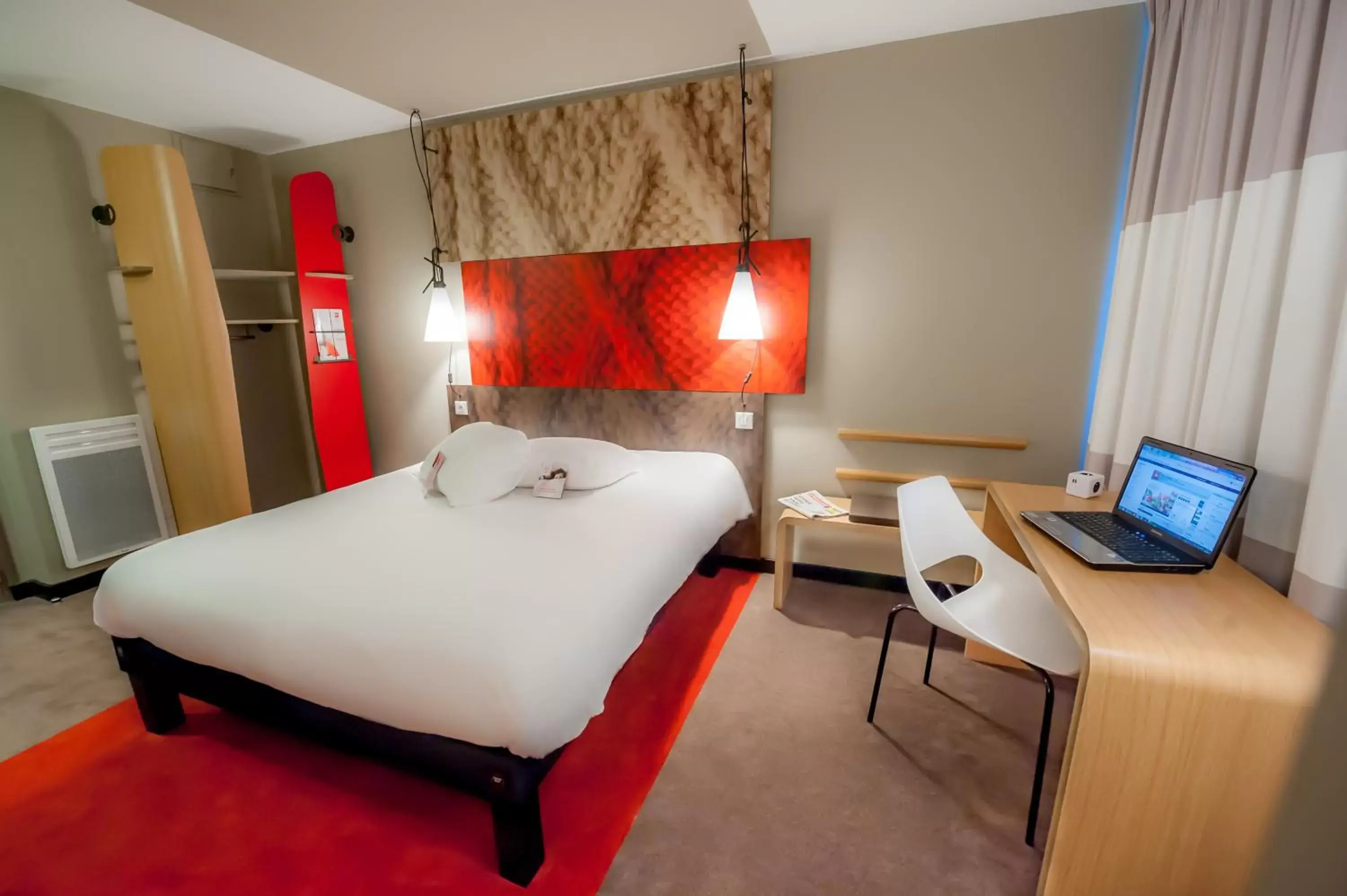 Bed in ibis Quimper