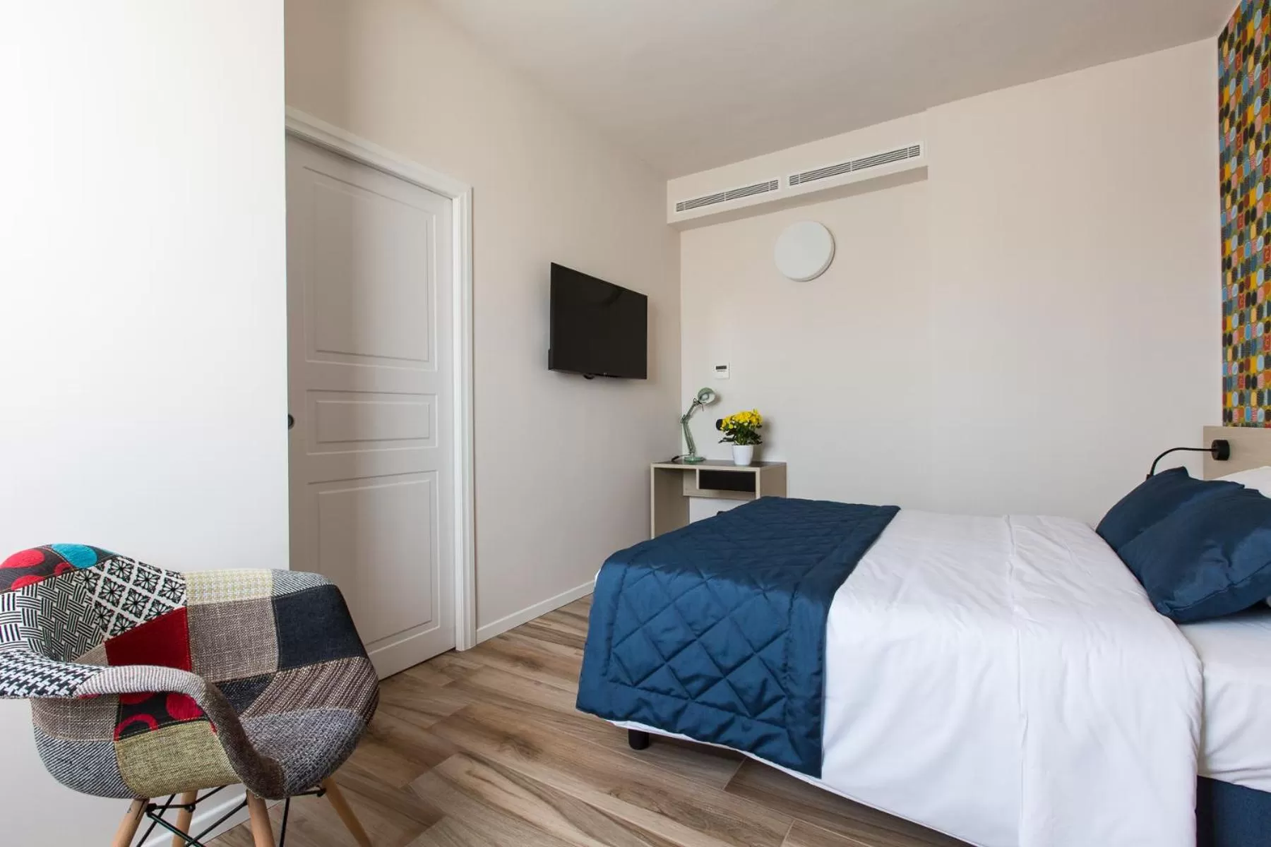 Bed in Aparthotel Isola