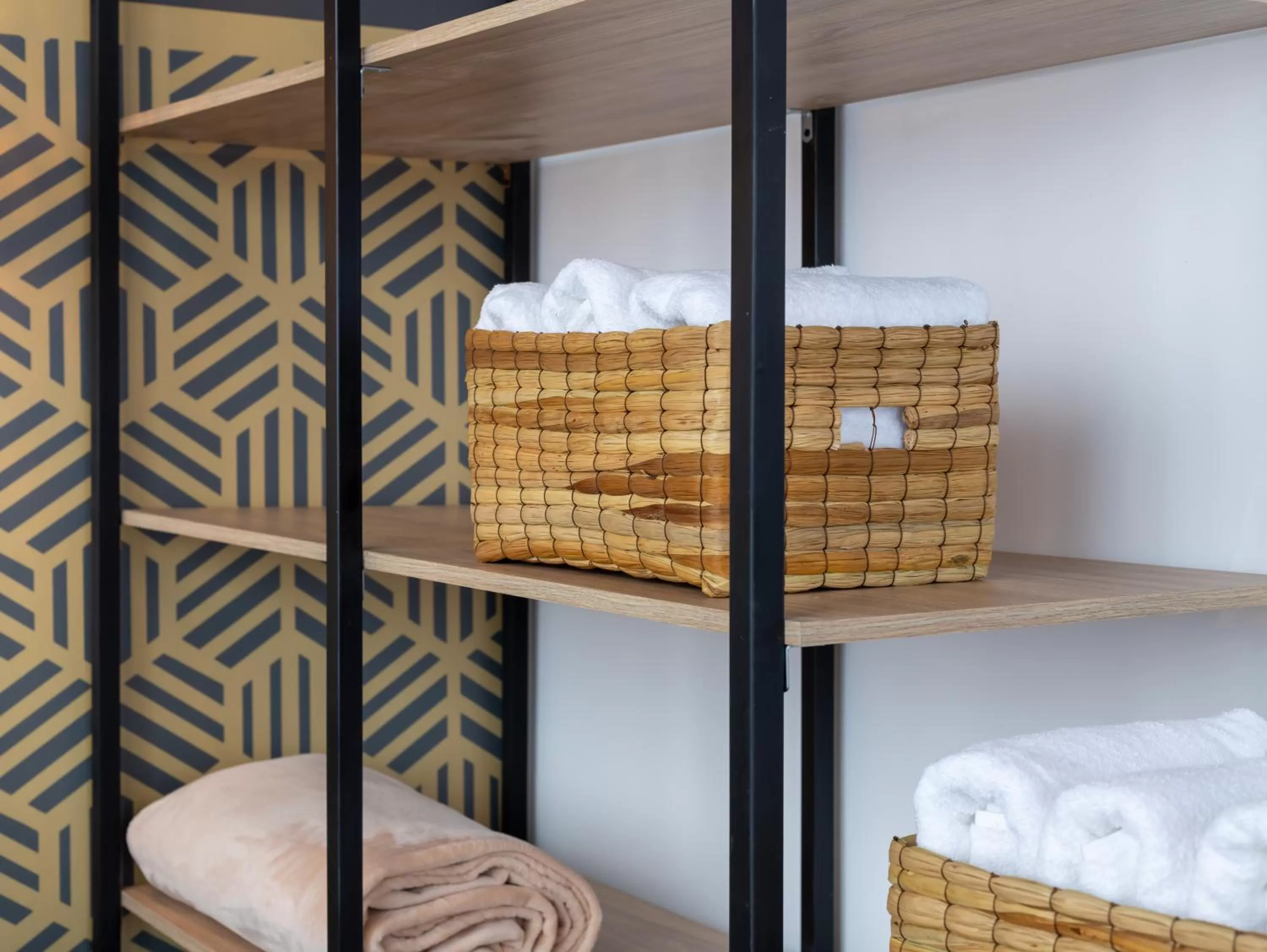 wardrobe in Hotel Lexum Estadio