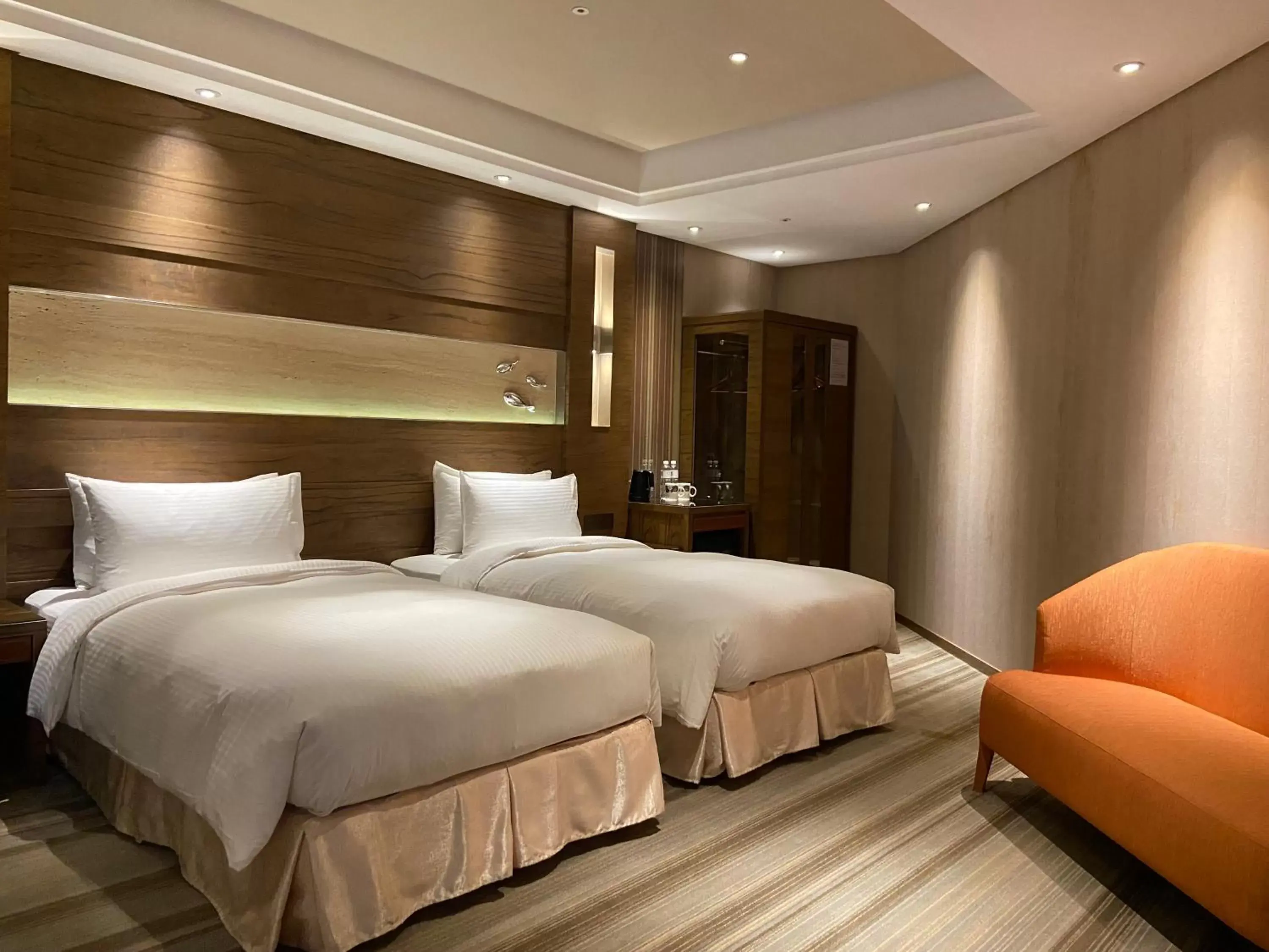 Premier Twin Room in Green World Taipei Station