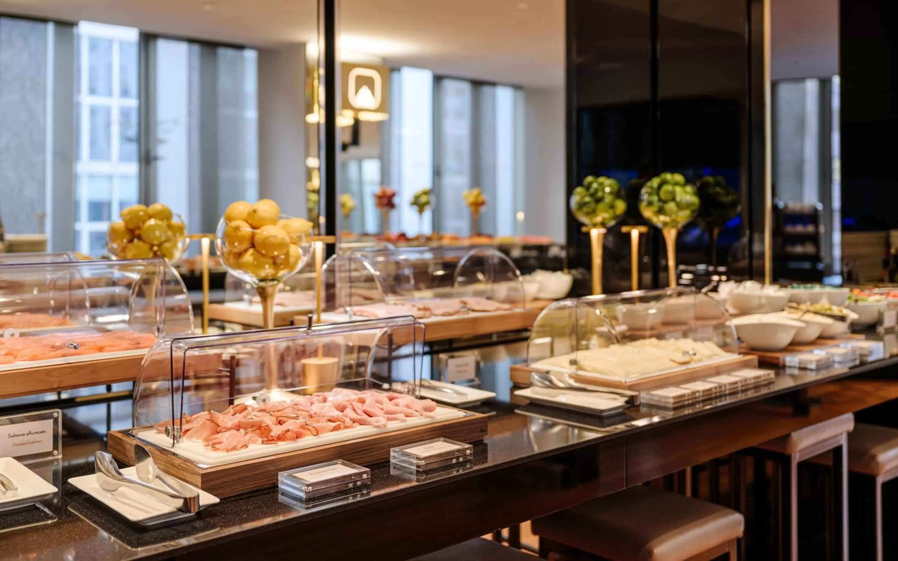 Breakfast in Hotel The Square Milano Duomo - Preferred Hotels & Resorts