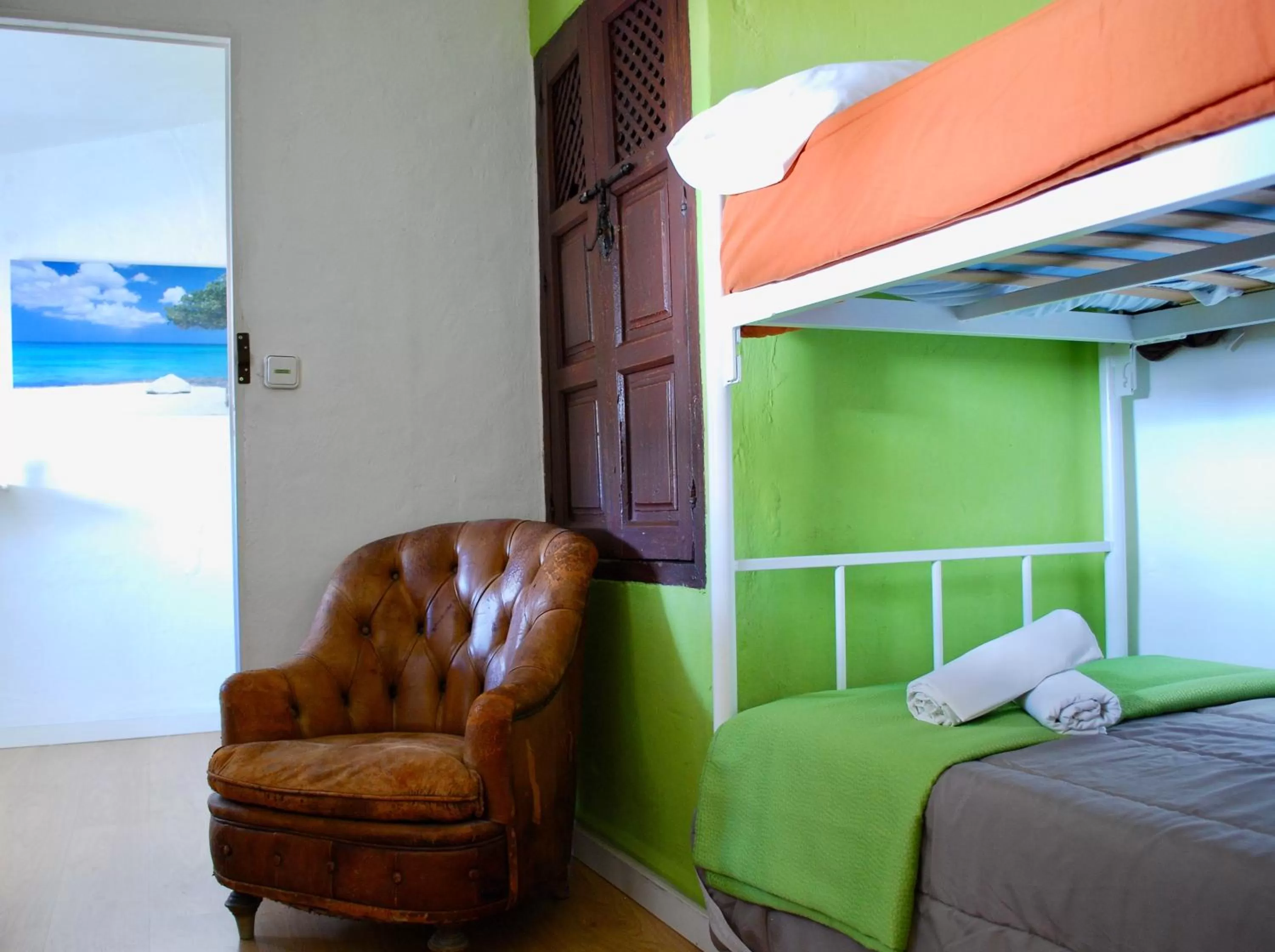 Bunk Bed in Backpacker Al-Katre