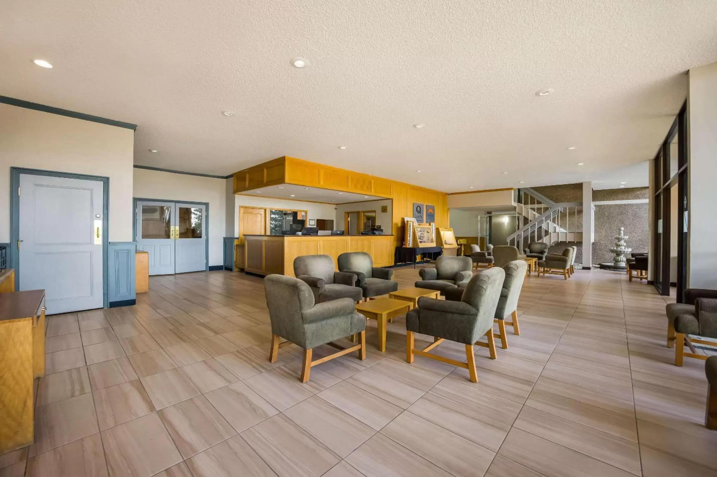 Lobby or reception, Seating Area in Quality Inn & Suites