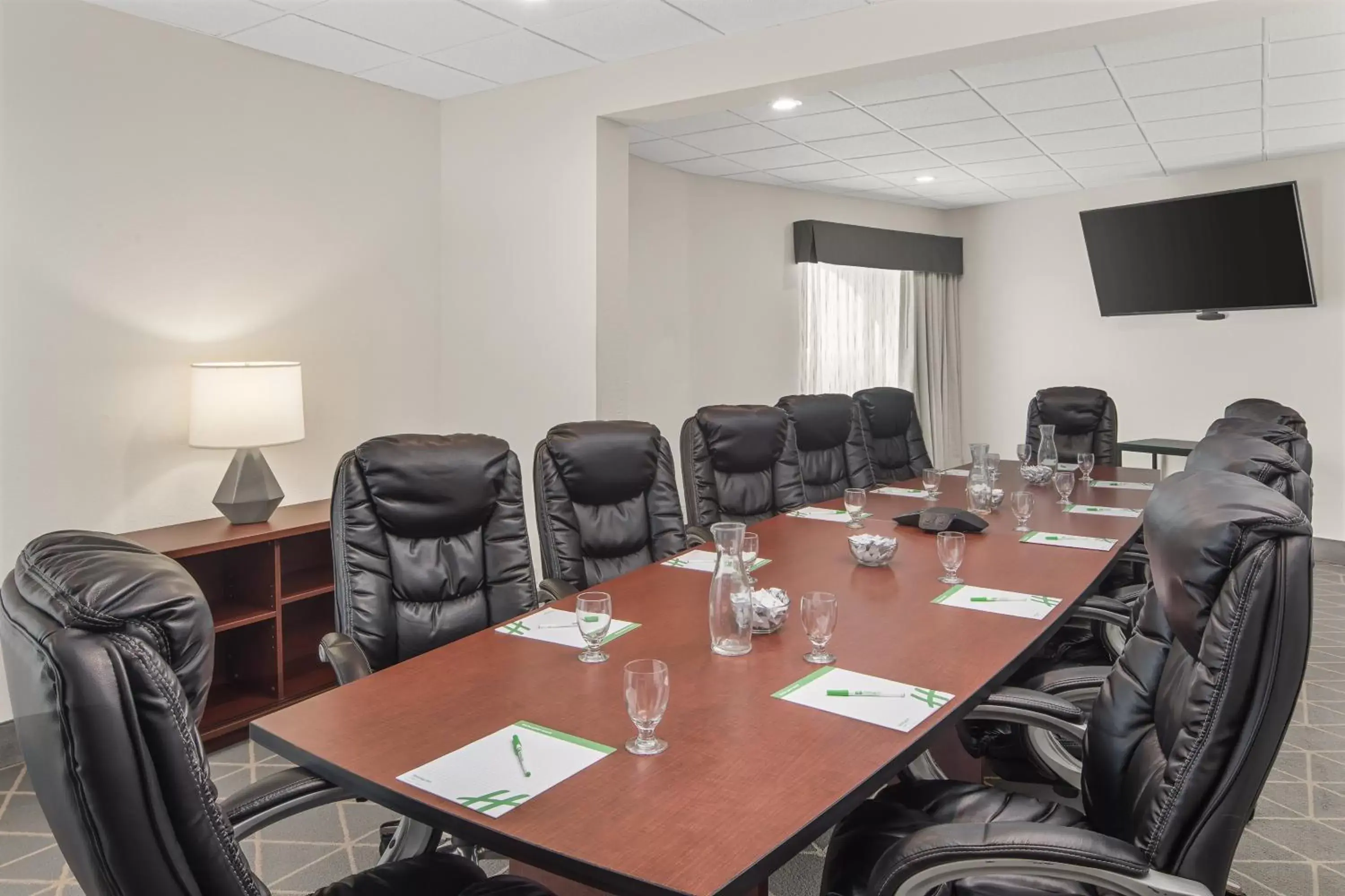 Meeting/conference room, Business Area/Conference Room in Holiday Inn Charleston-Riverview, an IHG Hotel