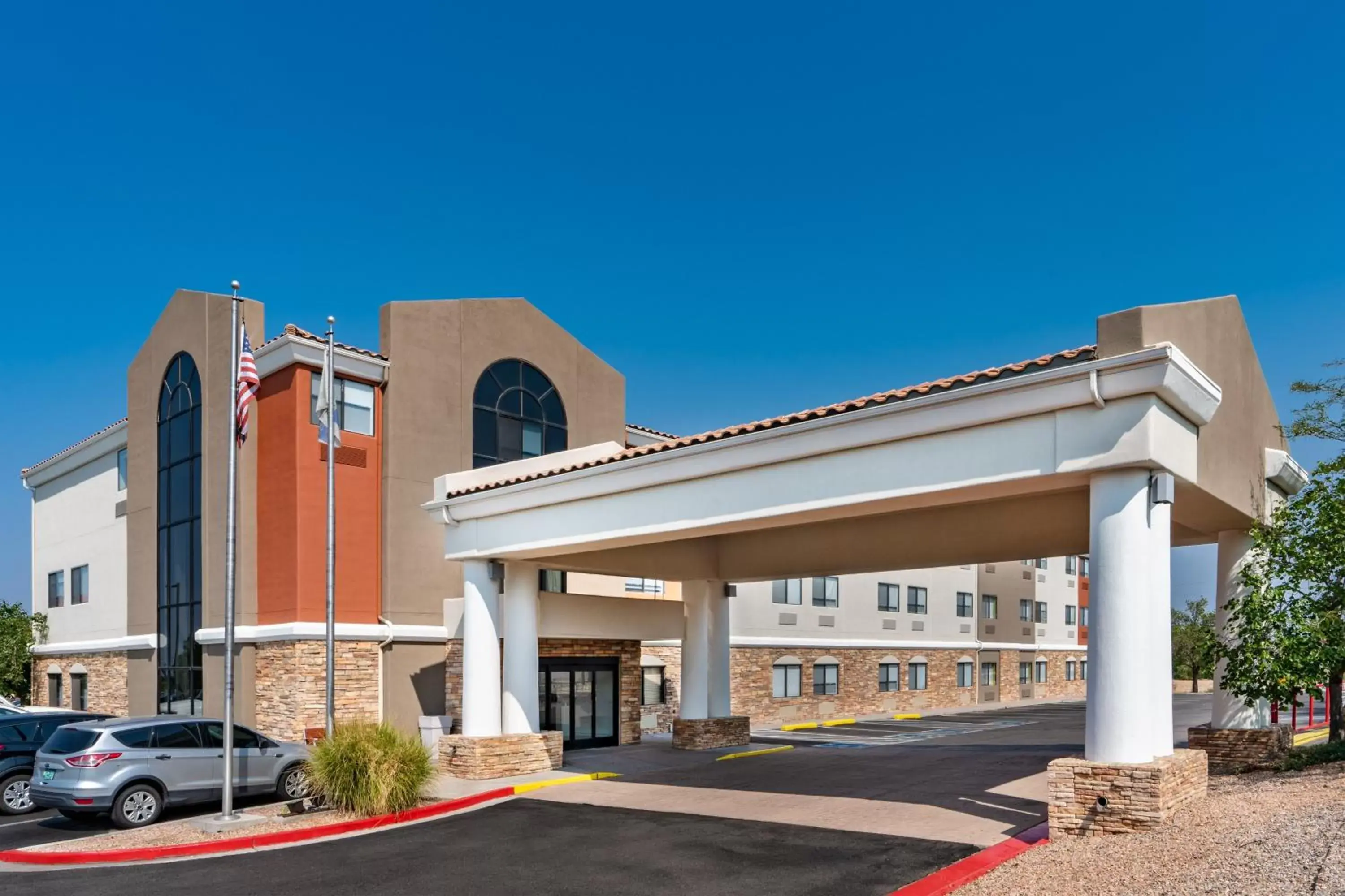 Property building in Holiday Inn Express Hotel & Suites Albuquerque - North Balloon Fiesta Park by IHG Property building in Holiday Inn Express Hotel & Suites Albuquerque - North Balloon Fiesta Park by IHG