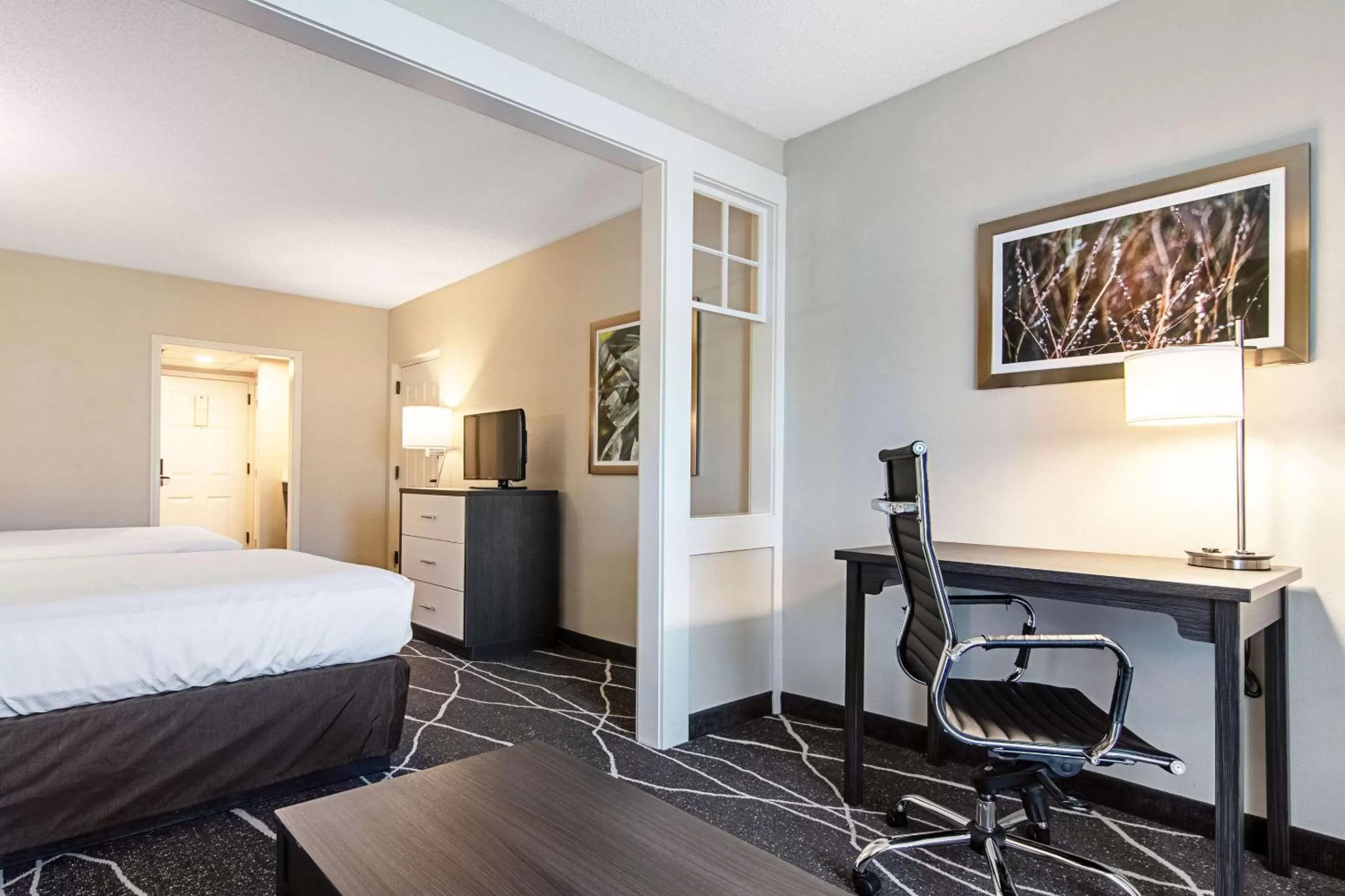 Photo of the whole room, Bed in Clarion Inn Willow River