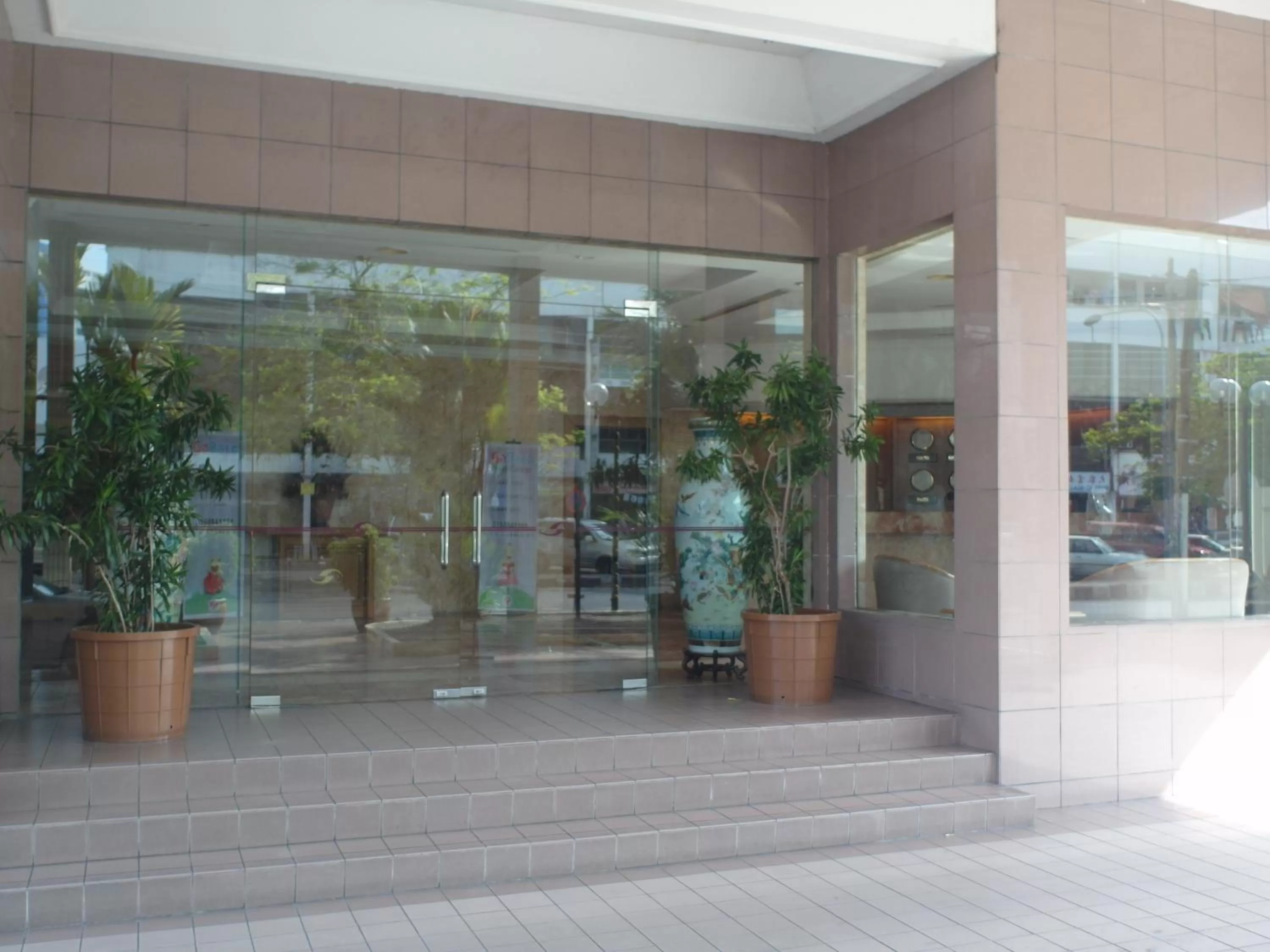 Facade/entrance in Somerset Hotel