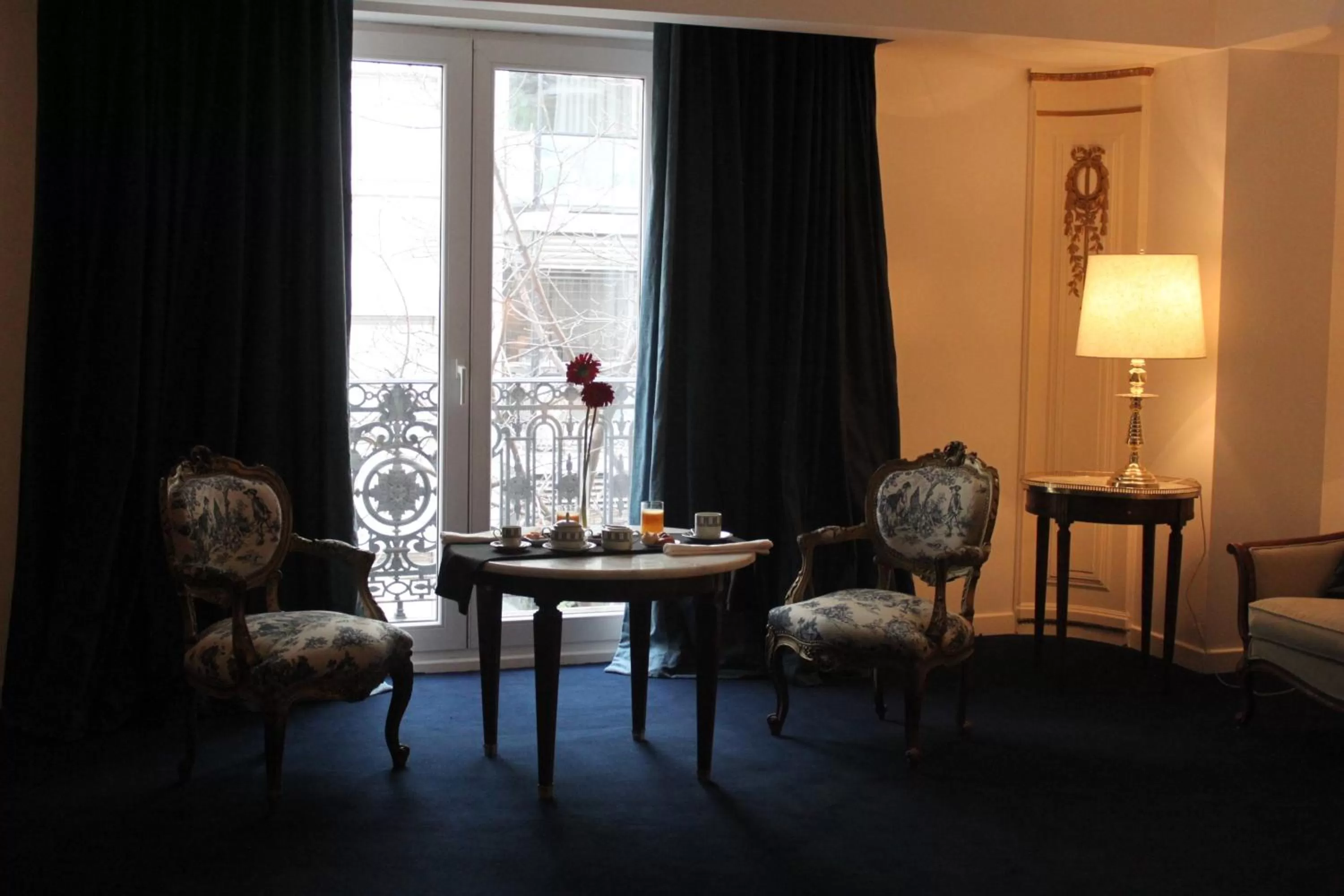 Seating area in Hotel Club Frances