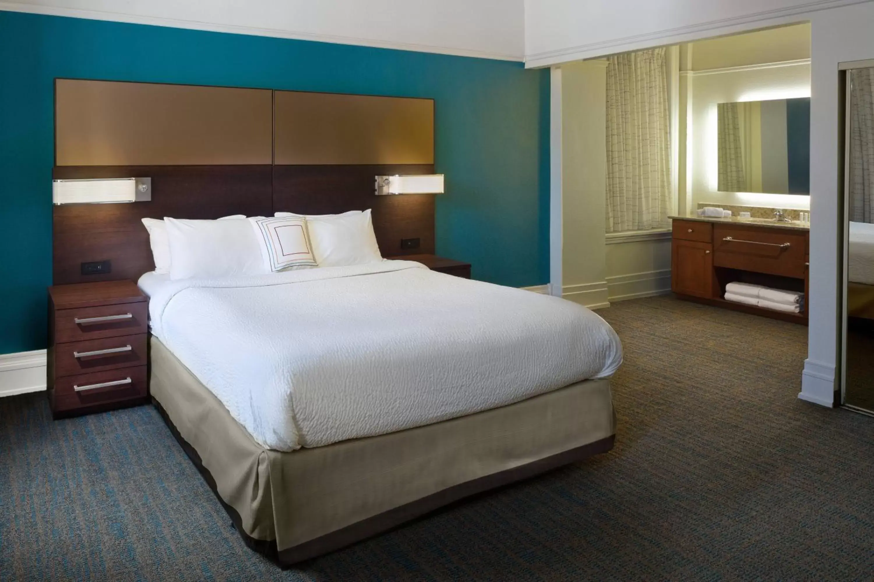 Bedroom, Bed in Residence Inn by Marriott Cleveland Downtown