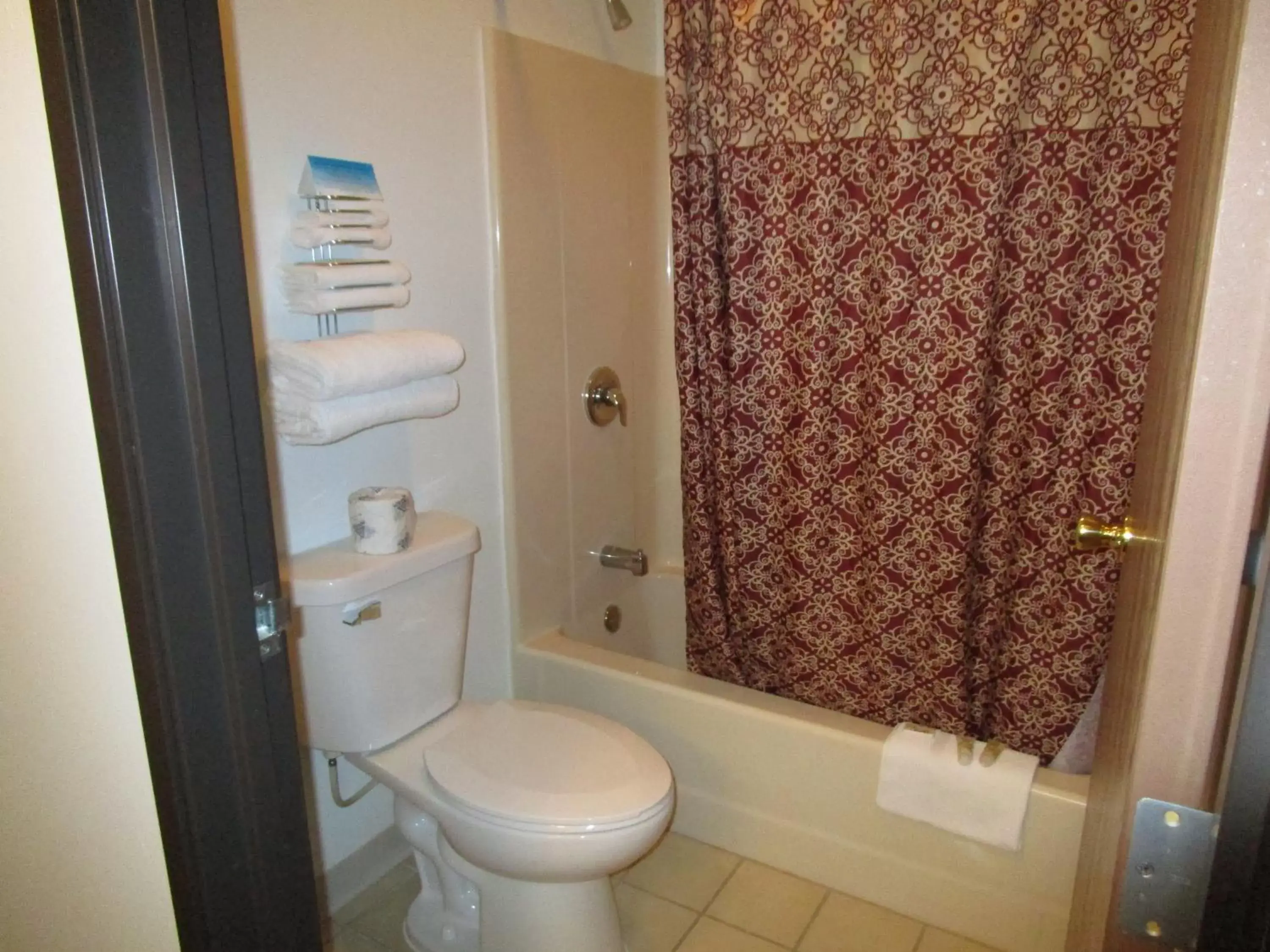 Bathroom in Dakota Country Inn