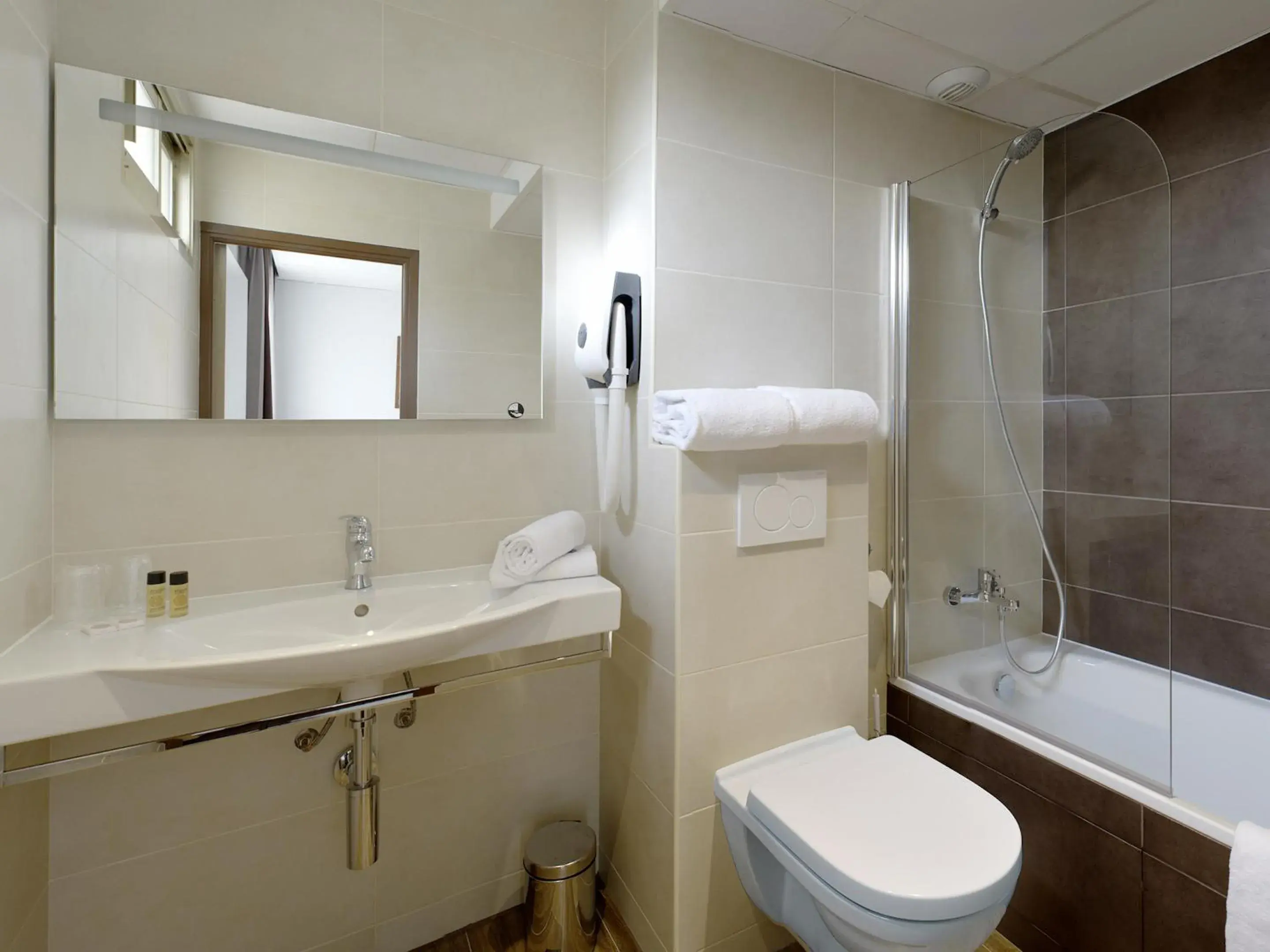 Bathroom in Hôtel Esprit d'Azur
