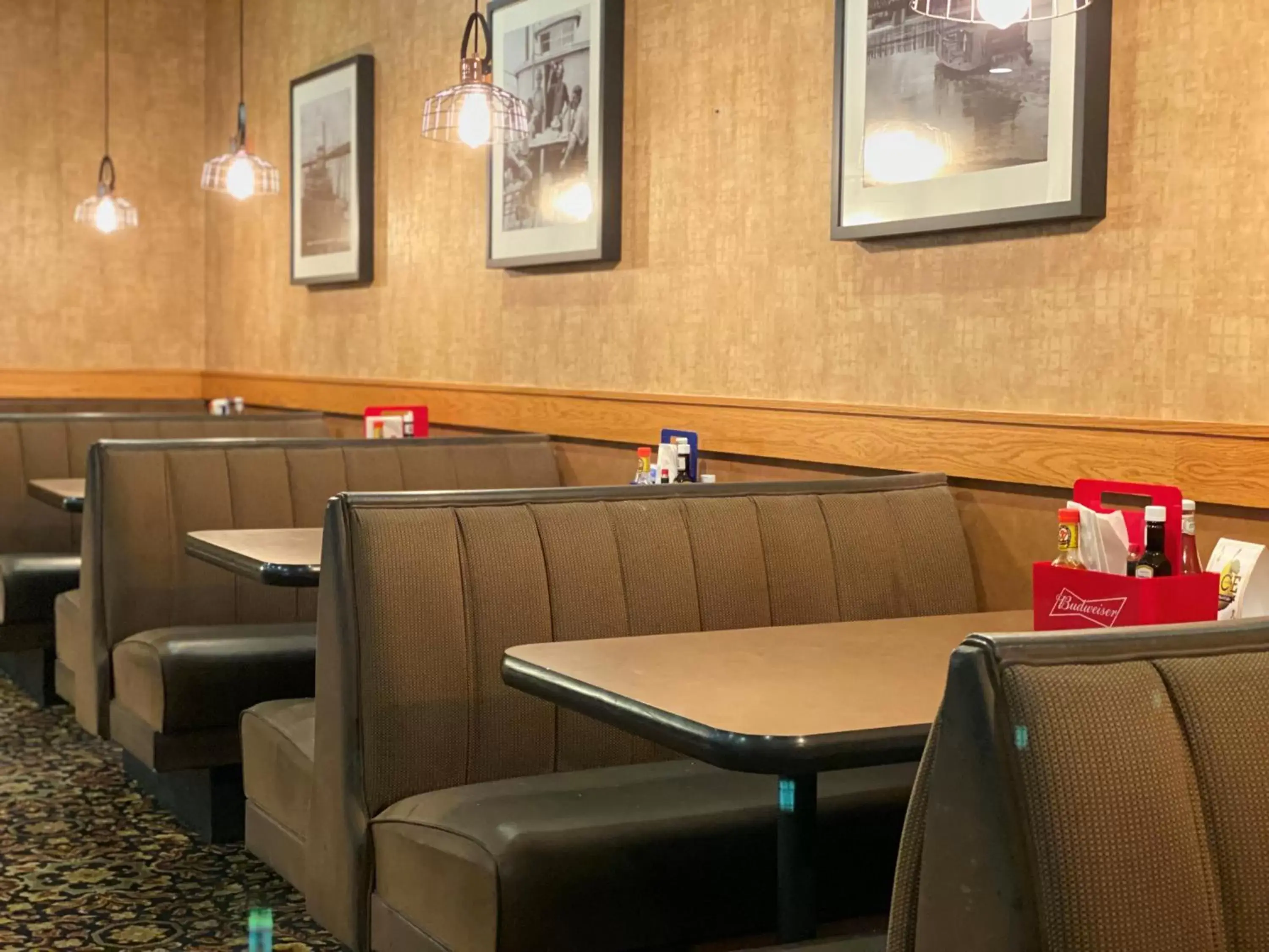 Lounge or bar in Ramkota Hotel Pierre Lounge or bar in Ramkota Hotel Pierre