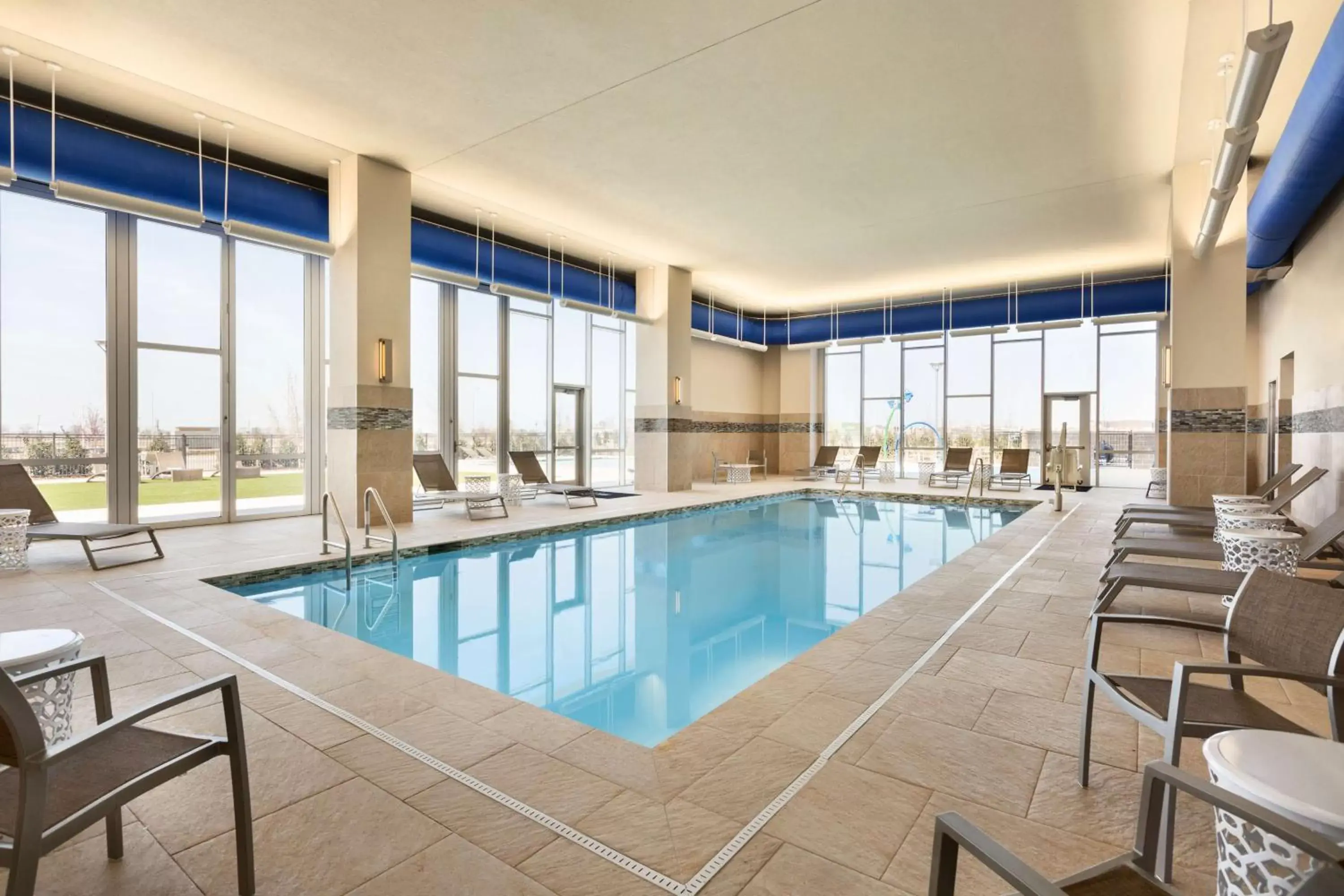 Pool view, Swimming Pool in Embassy Suites By Hilton Denton Convention Center