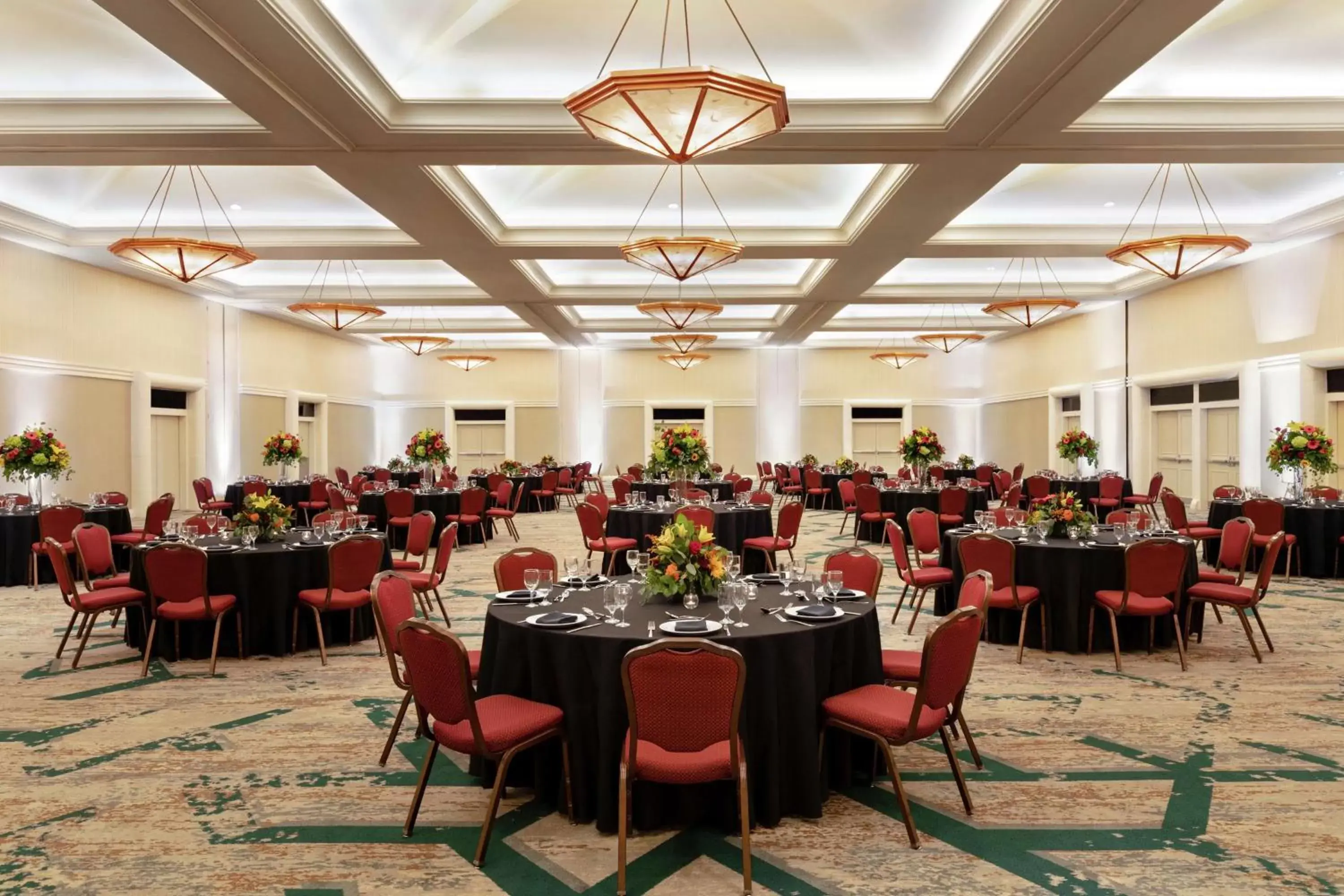 Meeting/conference room, Restaurant/Places to Eat in DoubleTree by Hilton Paradise Valley Resort Scottsdale