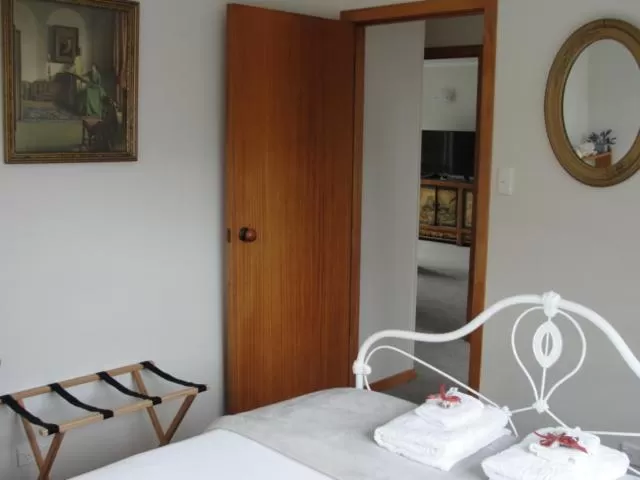 Decorative detail, Bed in Leigh Panorama B&B