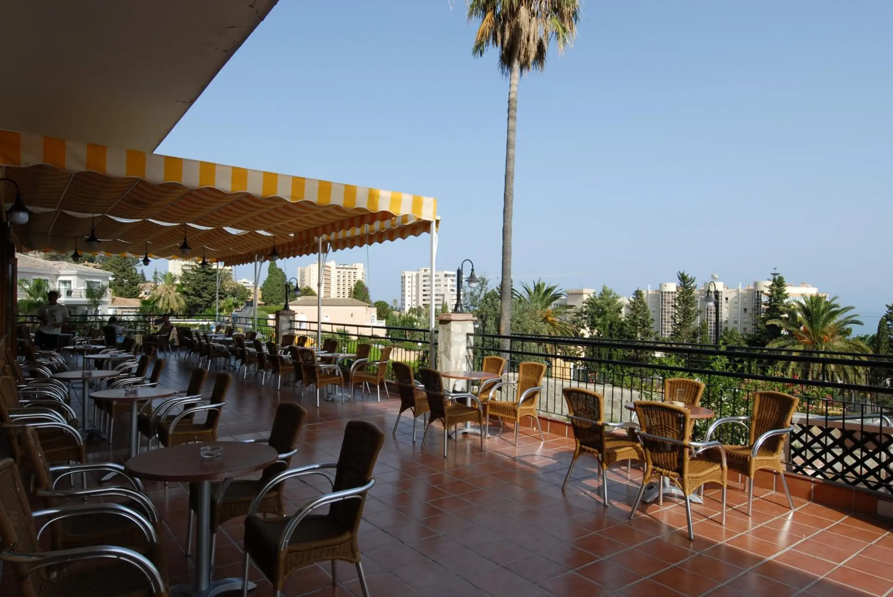 Garden, Restaurant/Places to Eat in Hotel Monarque Torreblanca