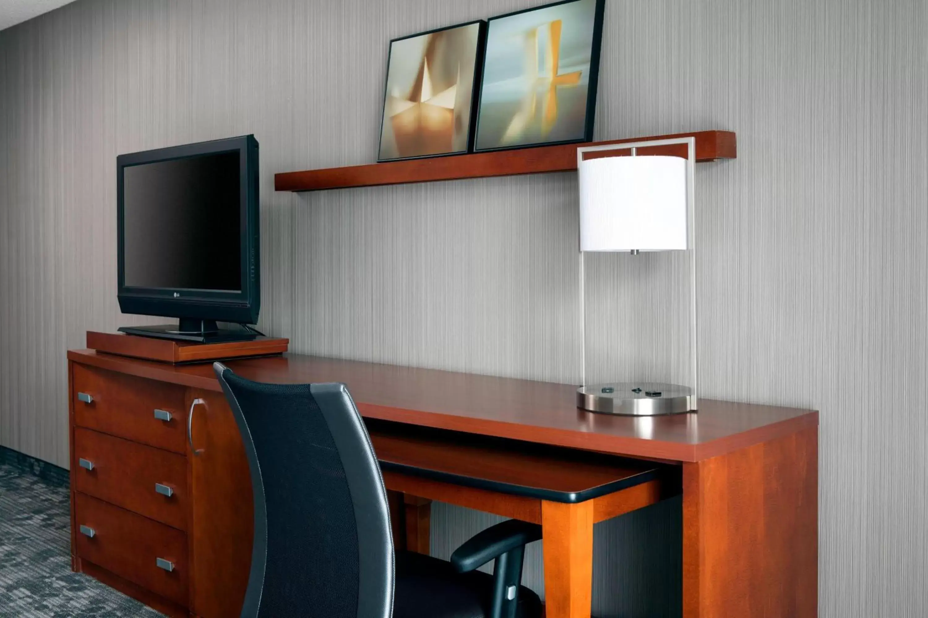 Photo of the whole room, TV/Entertainment Center in Courtyard by Marriott San Mateo Foster City