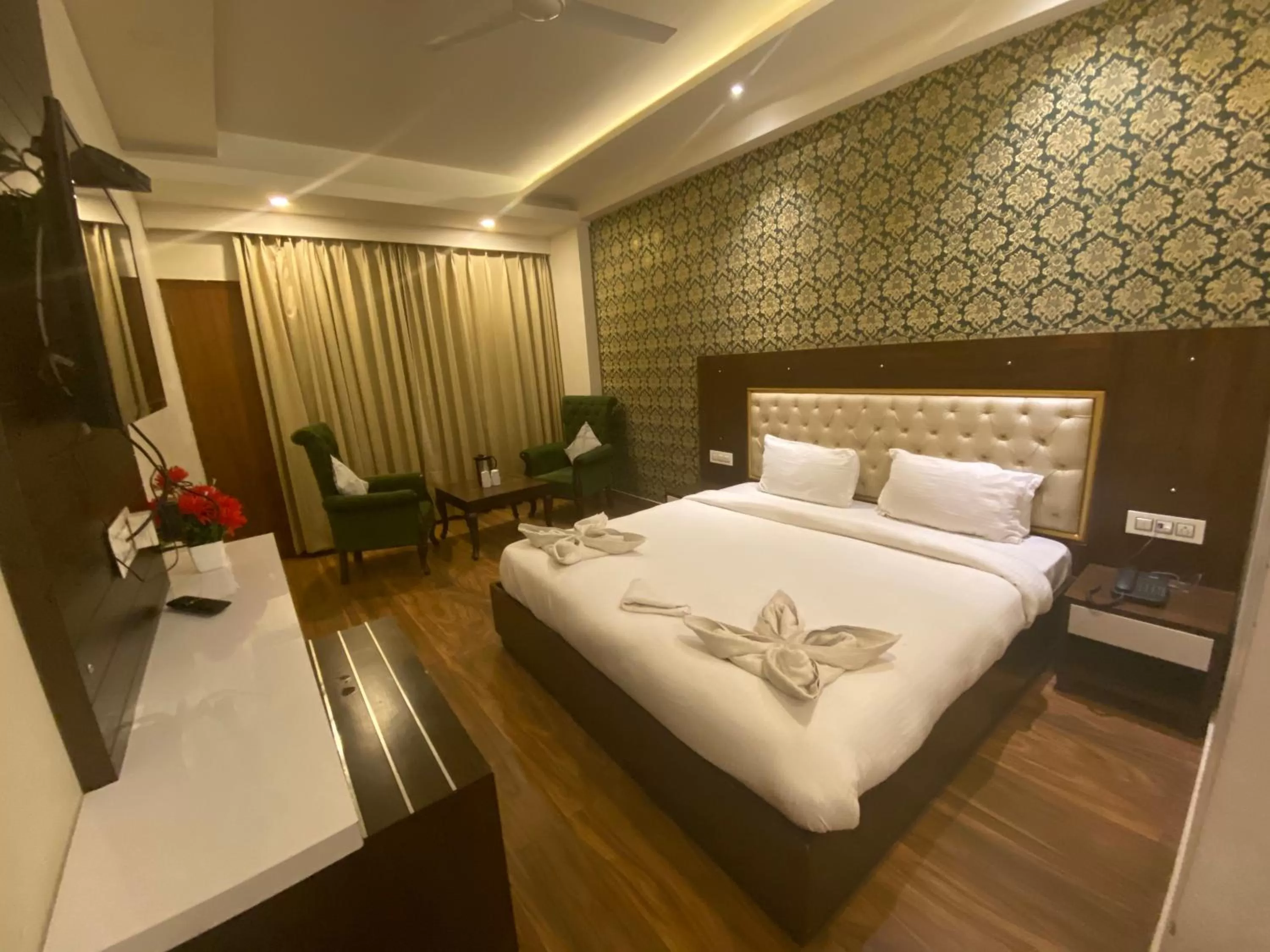 Bed in Hotel Ambika Resort Manali