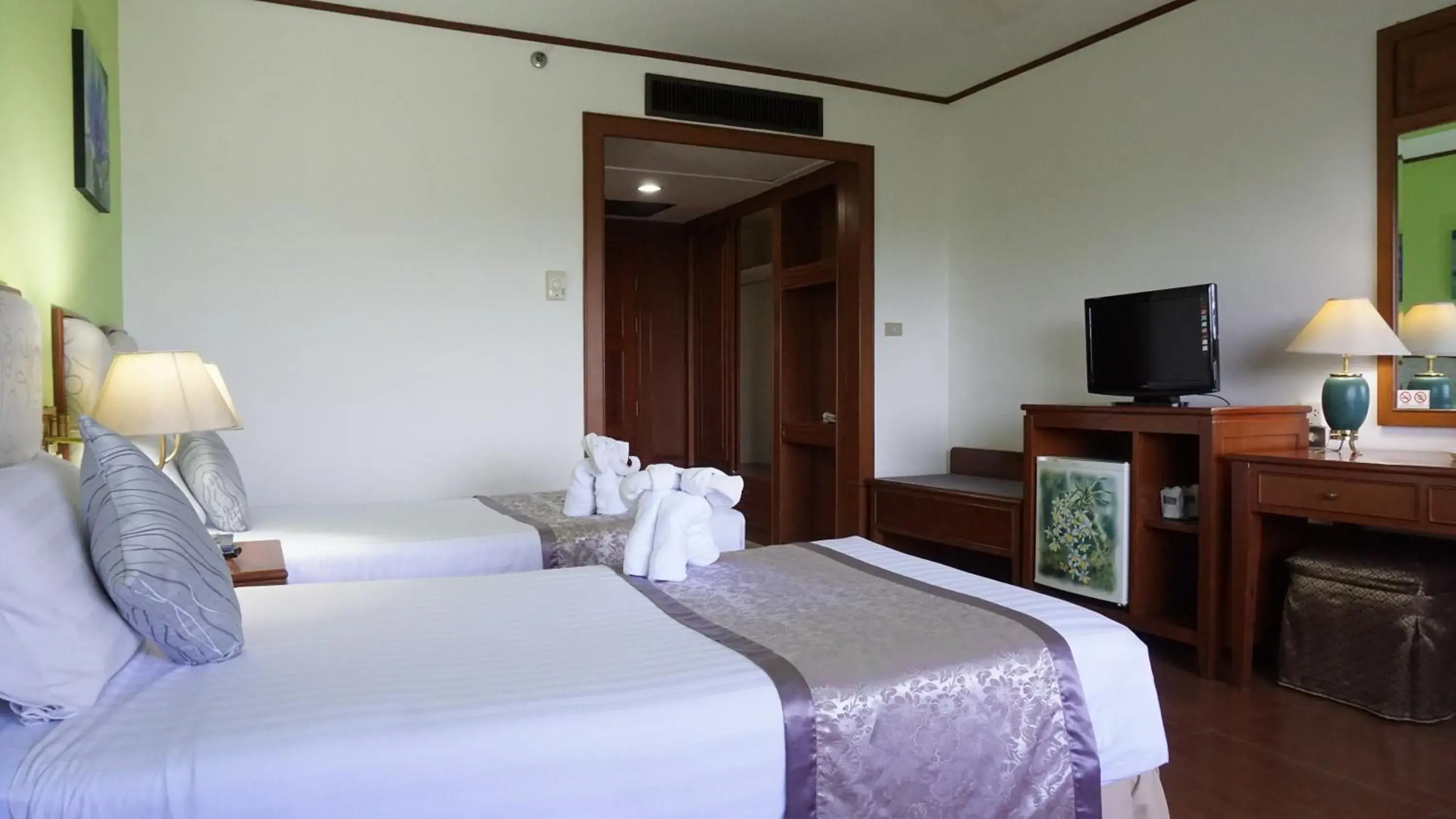 Bedroom, Bed in Wattana Park Hotel