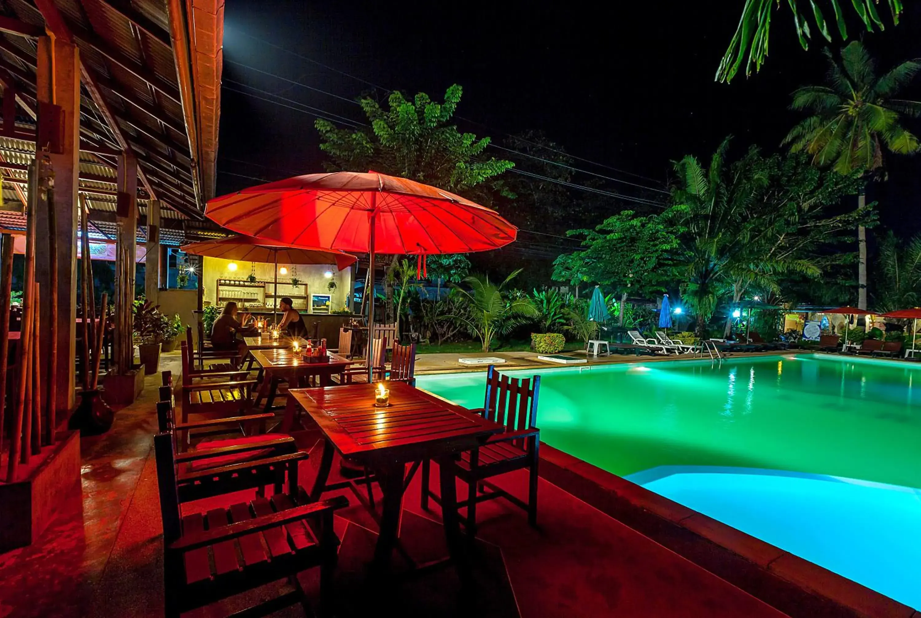 Restaurant/places to eat, Swimming Pool in Lanta Klong Nin Beach Resort