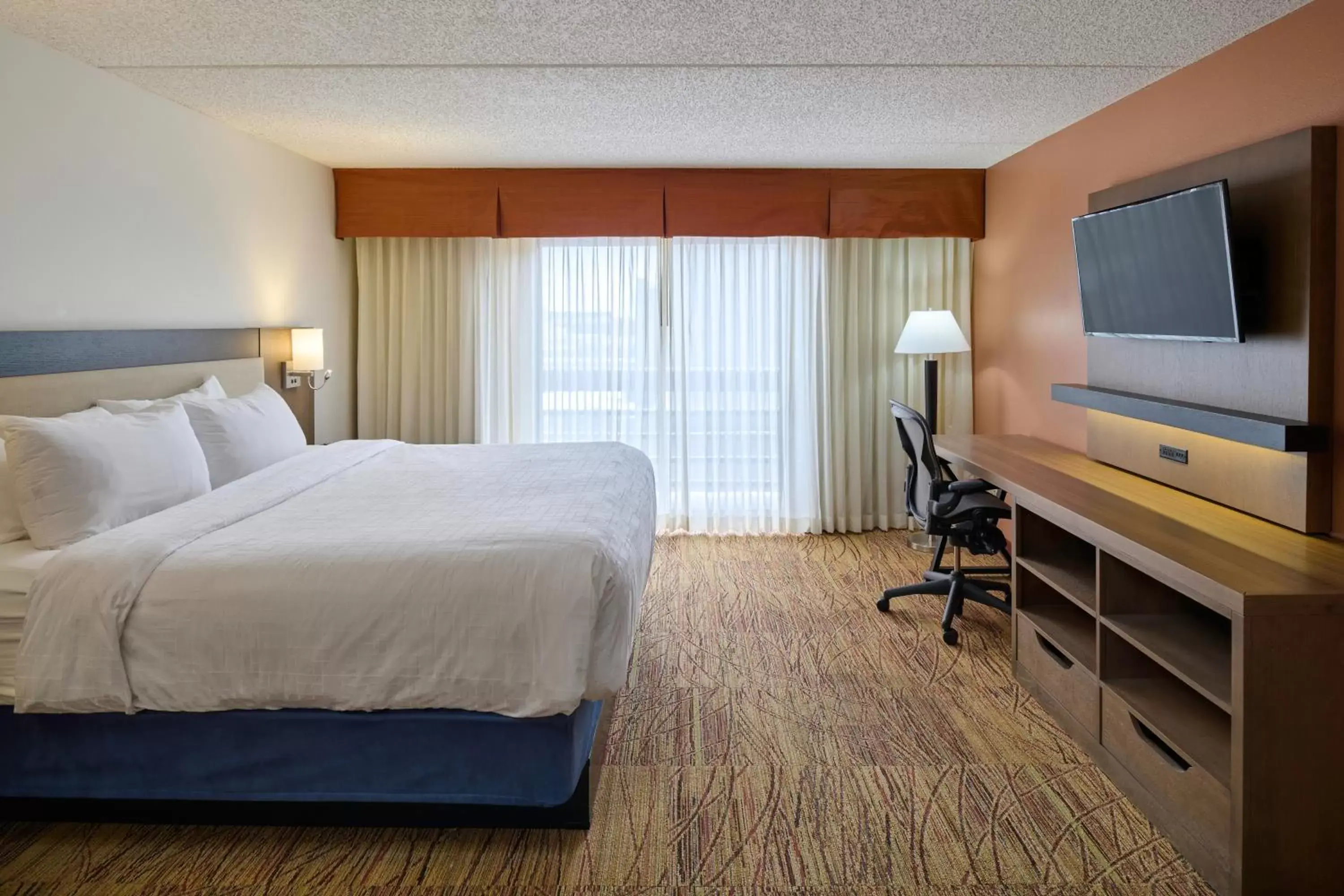 Bedroom, Bed in Wyndham El Paso Airport and Water Park