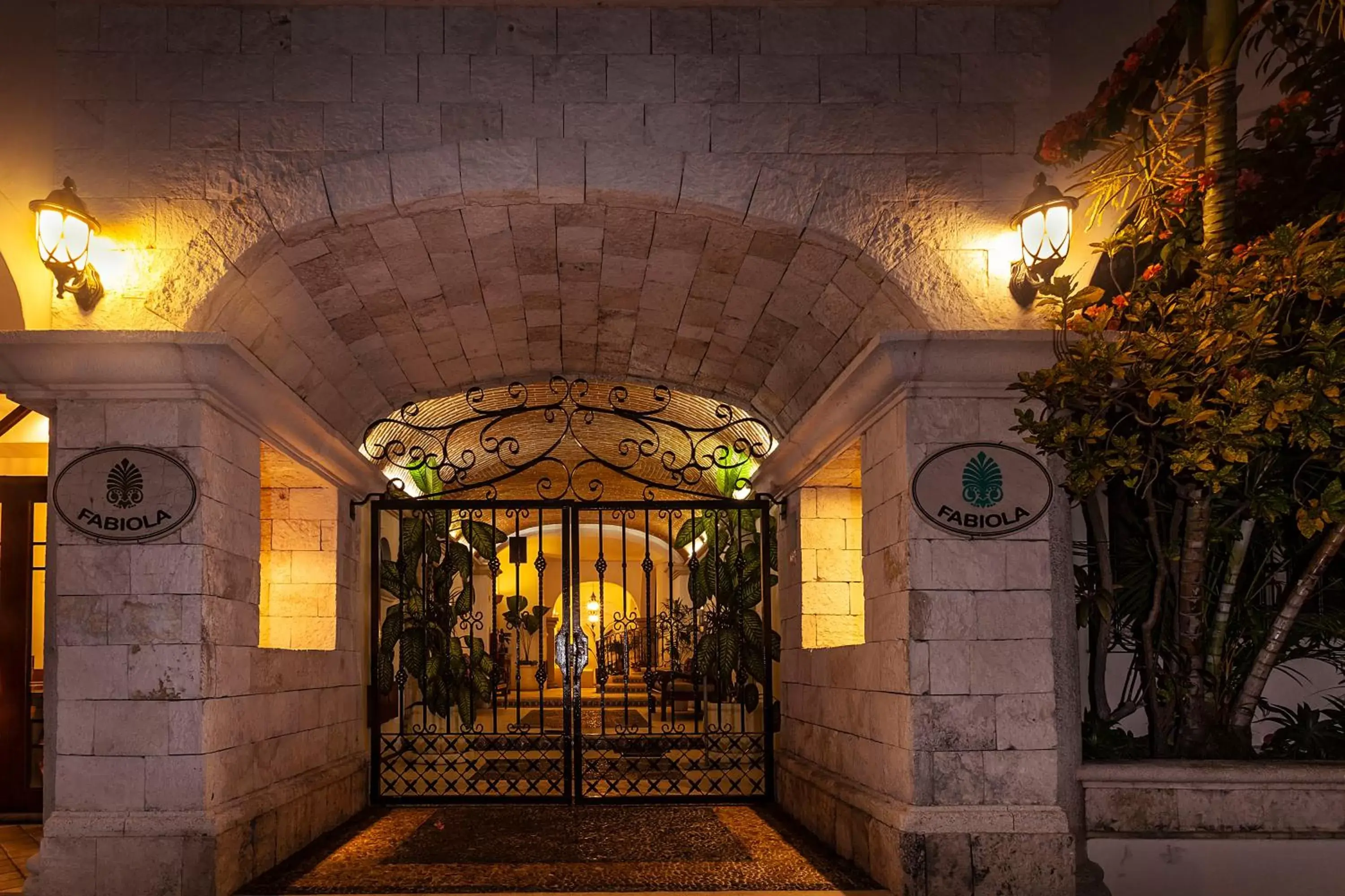 Facade/entrance in Fabiola Condo Hotel