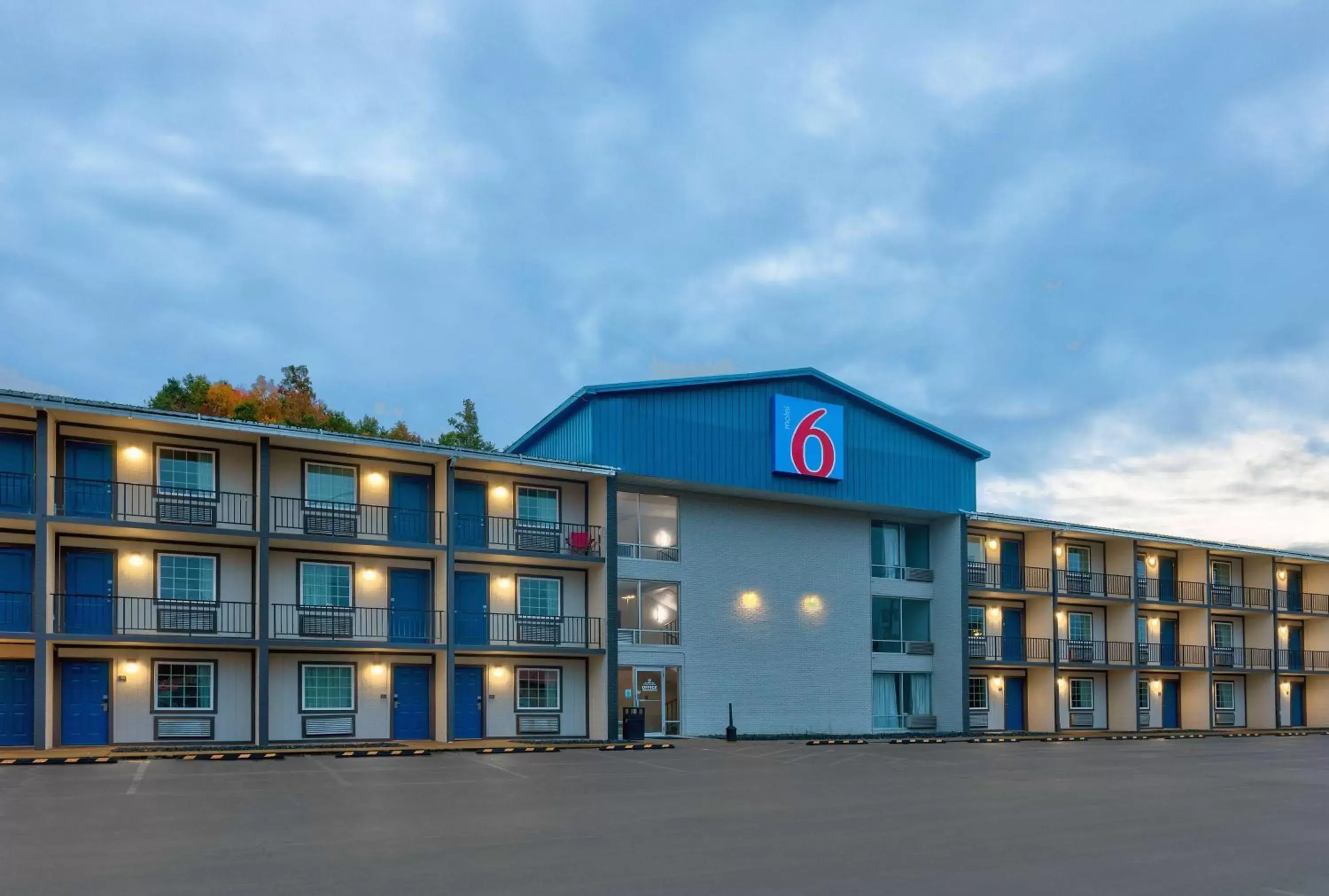 Property building in Motel 6 Corbin KY Property building in Motel 6 Corbin KY