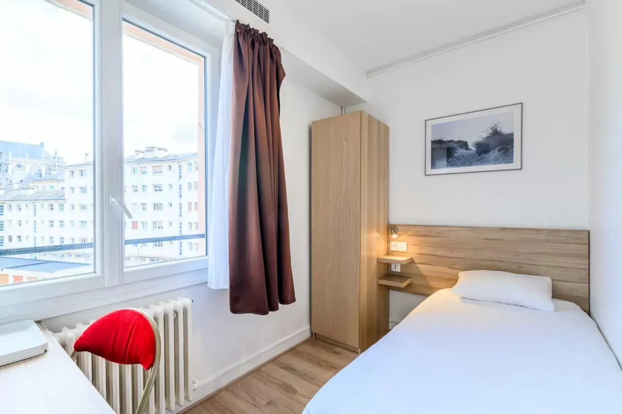 Bed in Comfort Hotel Rouen Alba