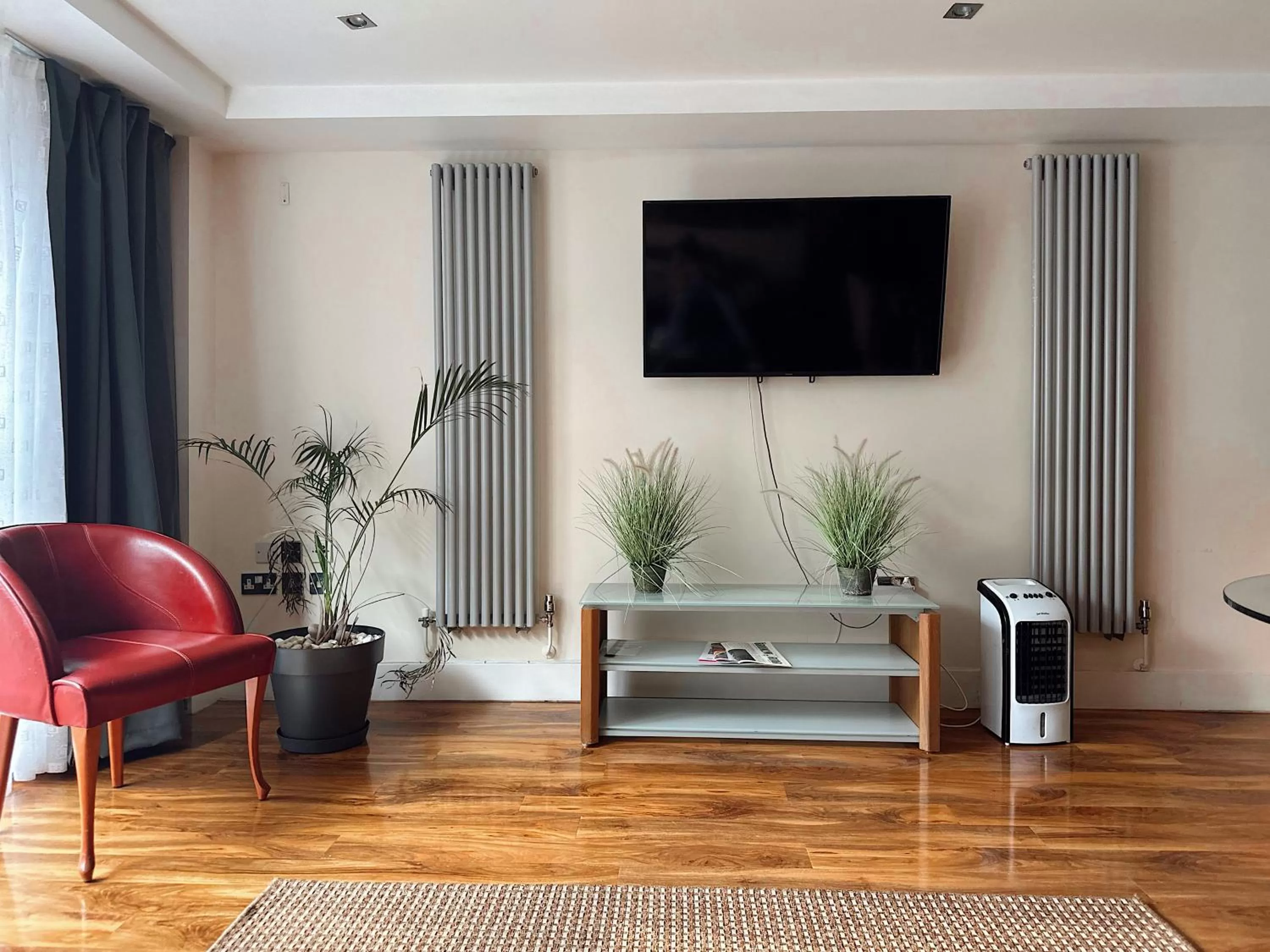 TV and multimedia in Canary Wharf - Luxury Apartments