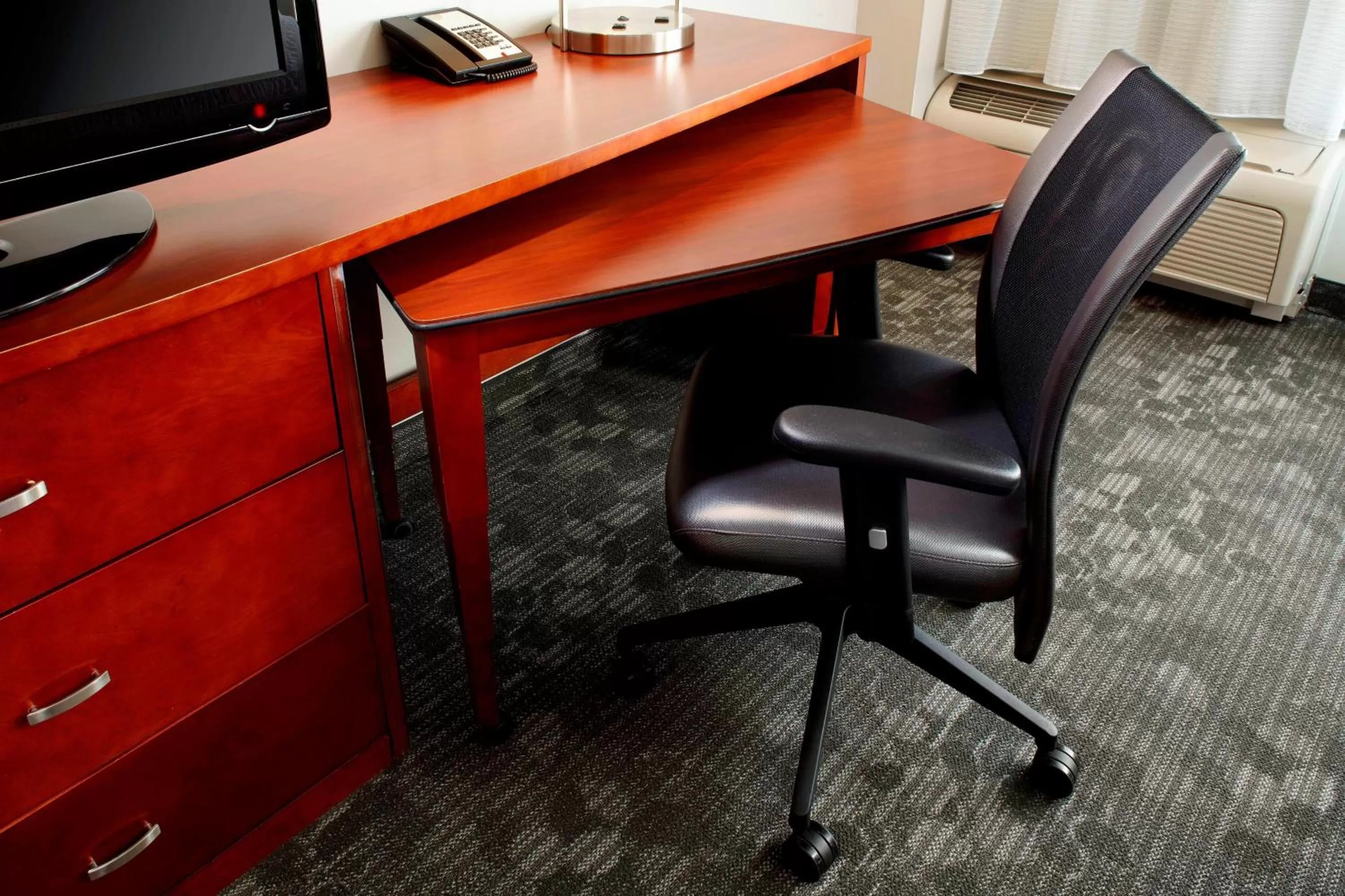 One-Bedroom King Suite with Sofa Bed  in Courtyard Reading Wyomissing