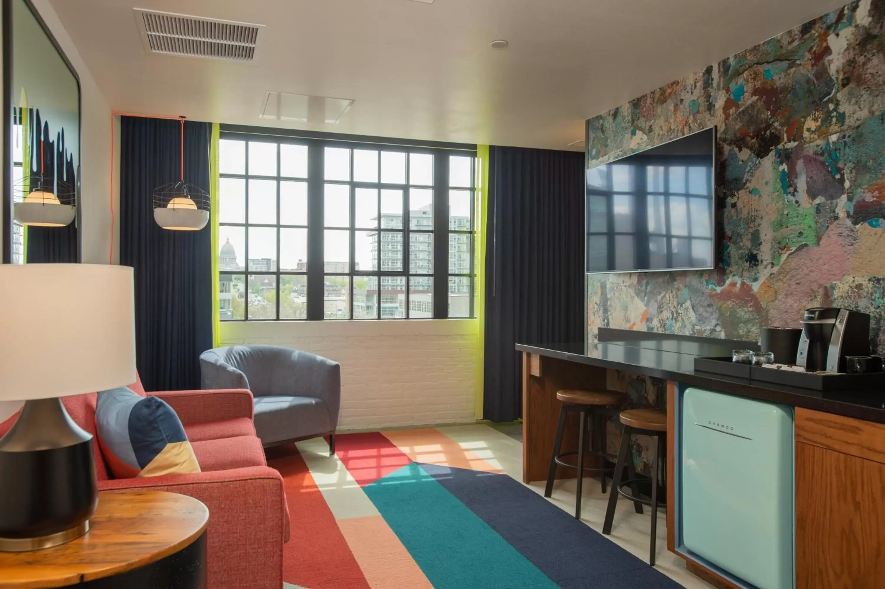 Photo of the whole room, Kitchen/Kitchenette in Hotel Indigo - Madison Downtown, an IHG Hotel