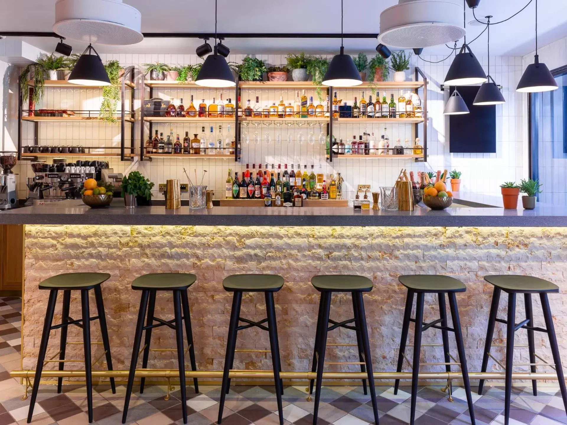 Lounge or bar in 11 Cadogan Gardens and The Apartments by Iconic Luxury Hotels Lounge or bar in 11 Cadogan Gardens and The Apartments by Iconic Luxury Hotels