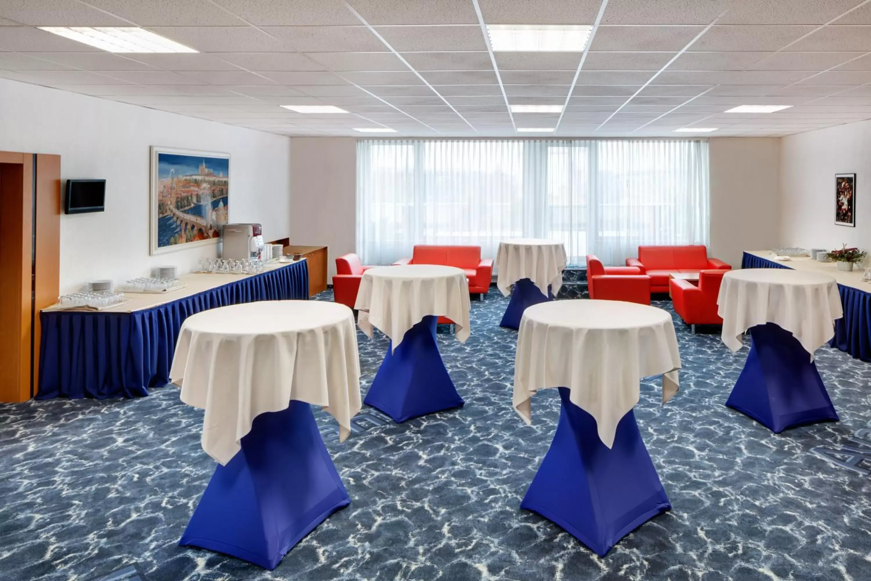 Meeting/conference room in Avanti Hotel