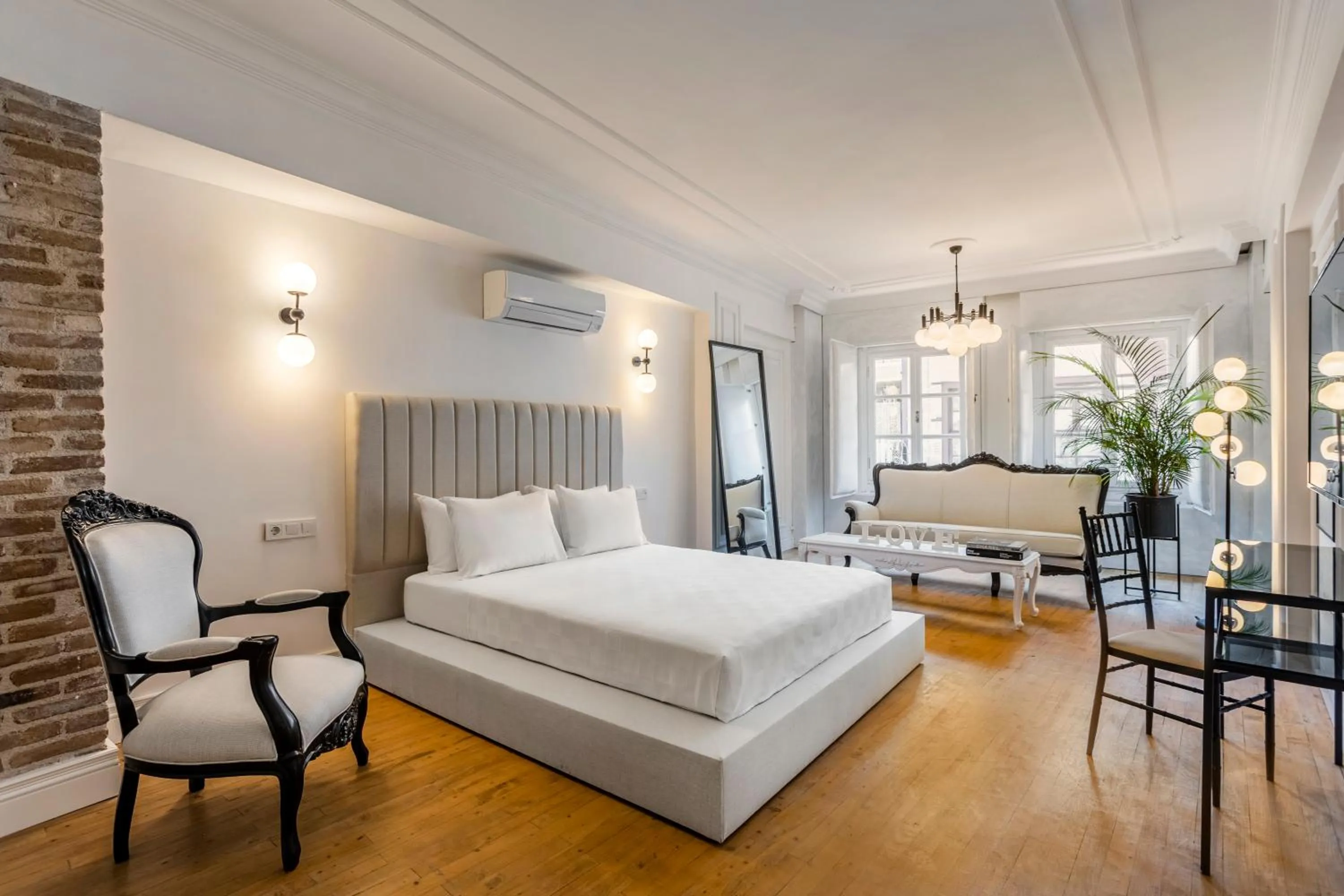 Photo of the whole room in Palmenhaus Antalya