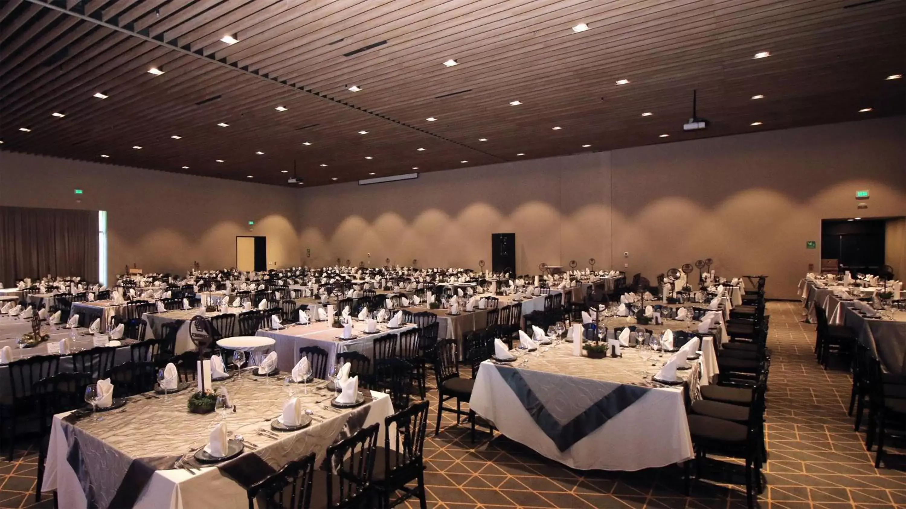 Banquet/Function facilities, Restaurant/Places to Eat in Holiday Inn San Luis Potosi-Quijote, an IHG Hotel