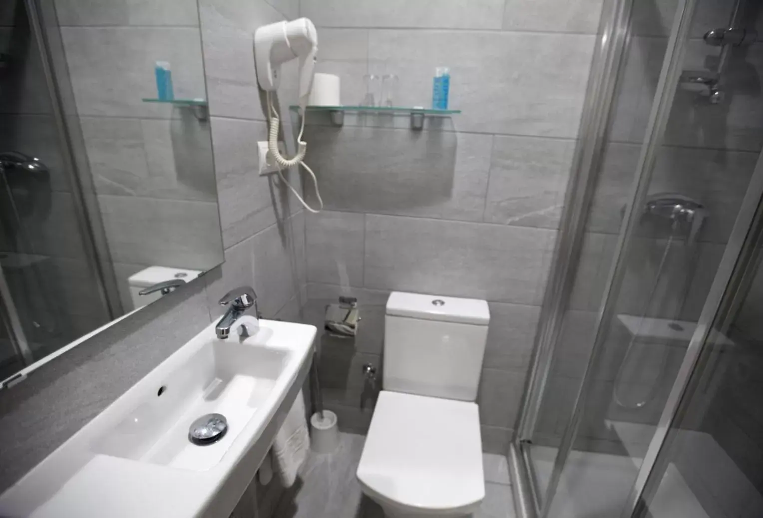 Bathroom in Hotel Ciutat De Sant Adria