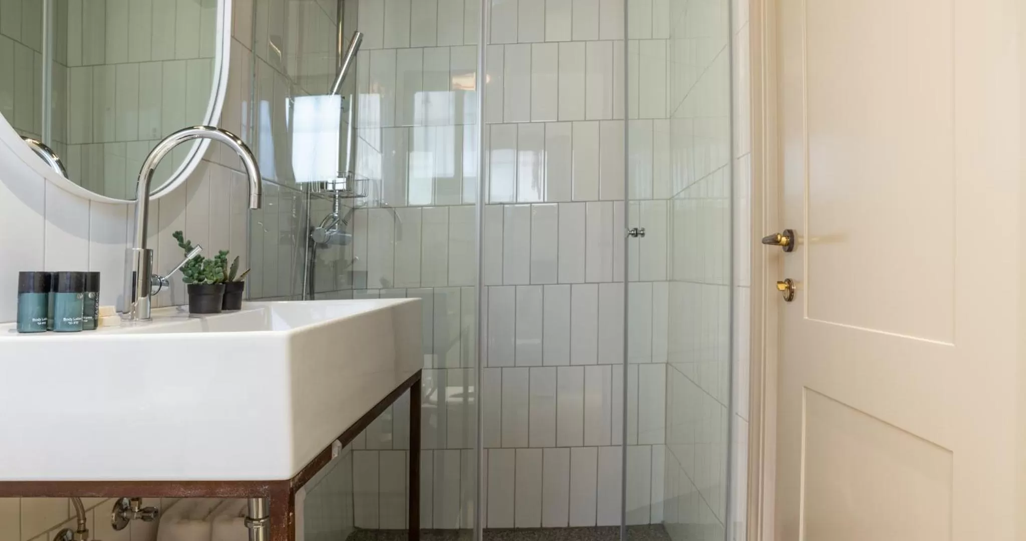 Superior Twin Room in Ruby