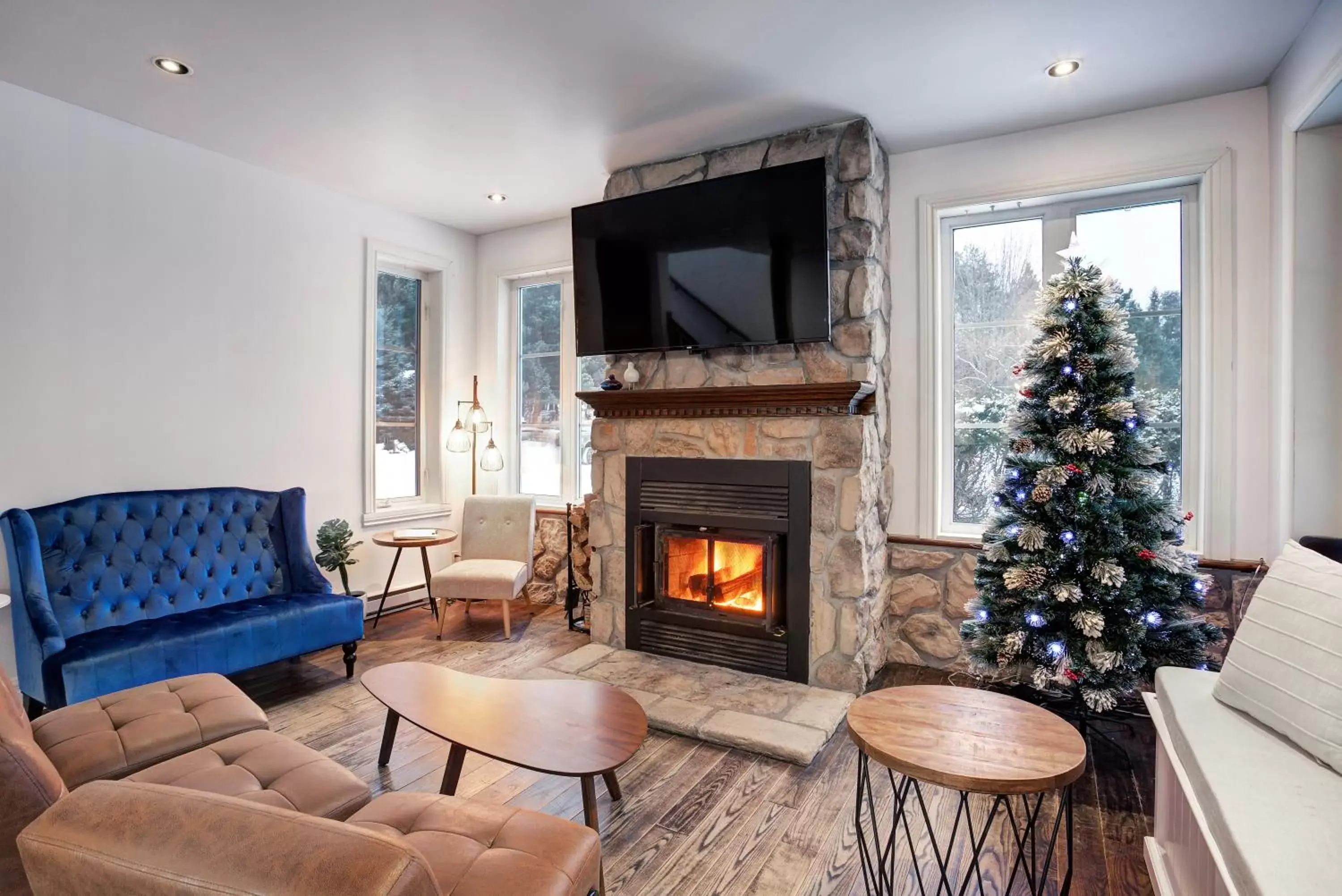 Restaurant/places to eat, Seating Area in Le 900 Tremblant Inn Café and Bistro