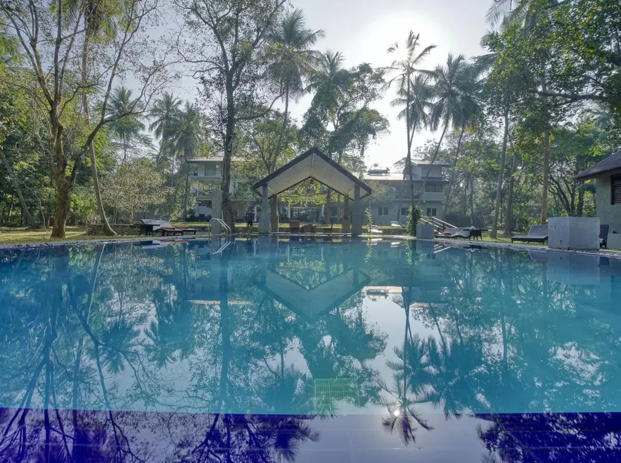 Garden, Swimming Pool in Athena Lake