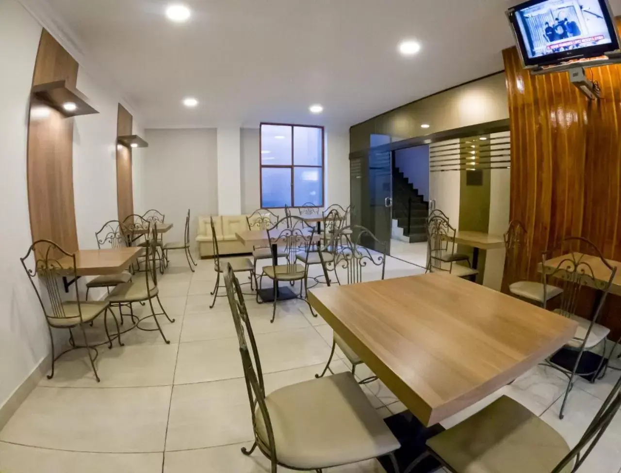 Restaurant/places to eat in Pan American Hotel Restaurant/places to eat in Pan American Hotel