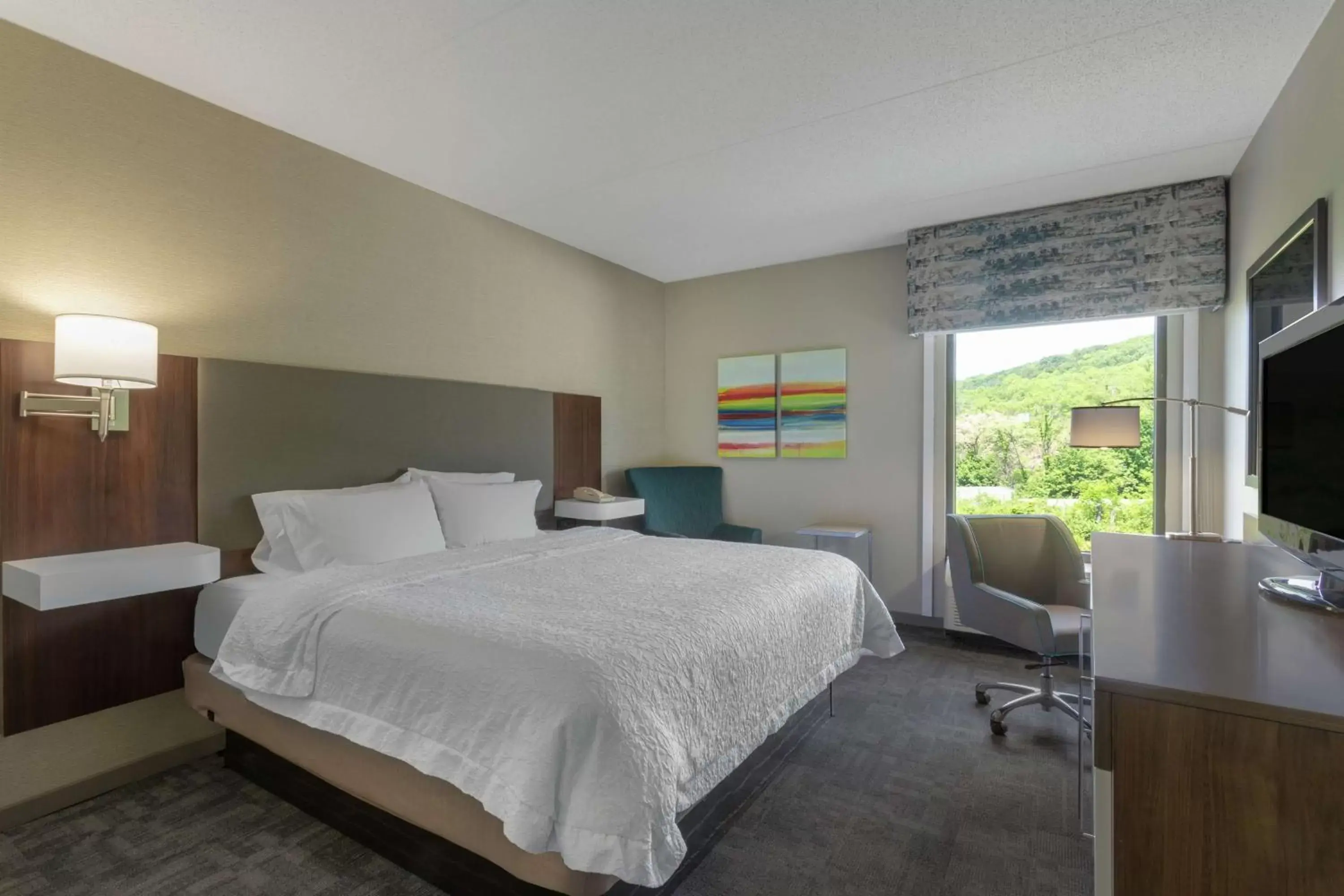 Bed in Hampton Inn Bedford Bed in Hampton Inn Bedford