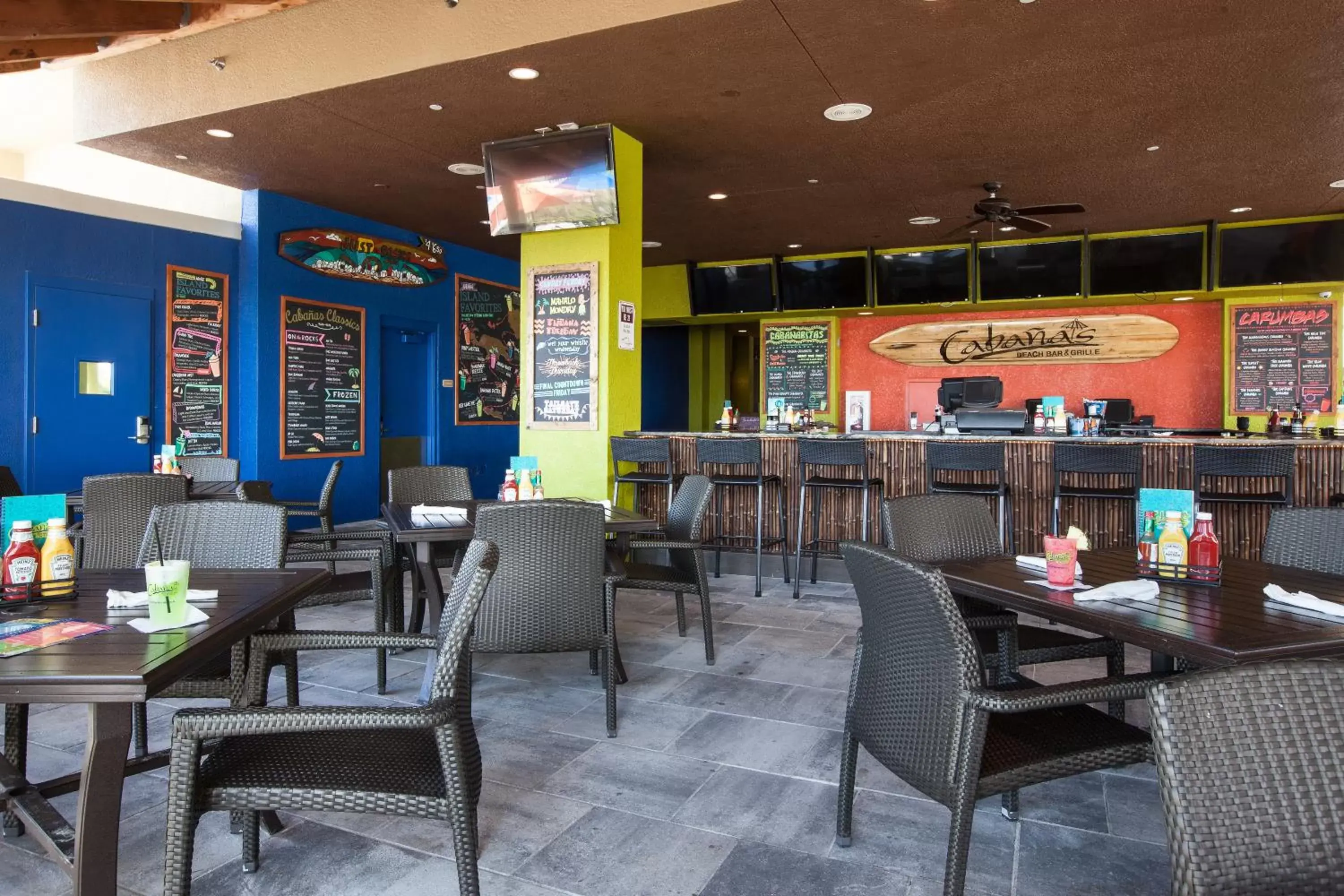 Restaurant/places to eat in Diamond Head Beach Resort Restaurant/places to eat in Diamond Head Beach Resort