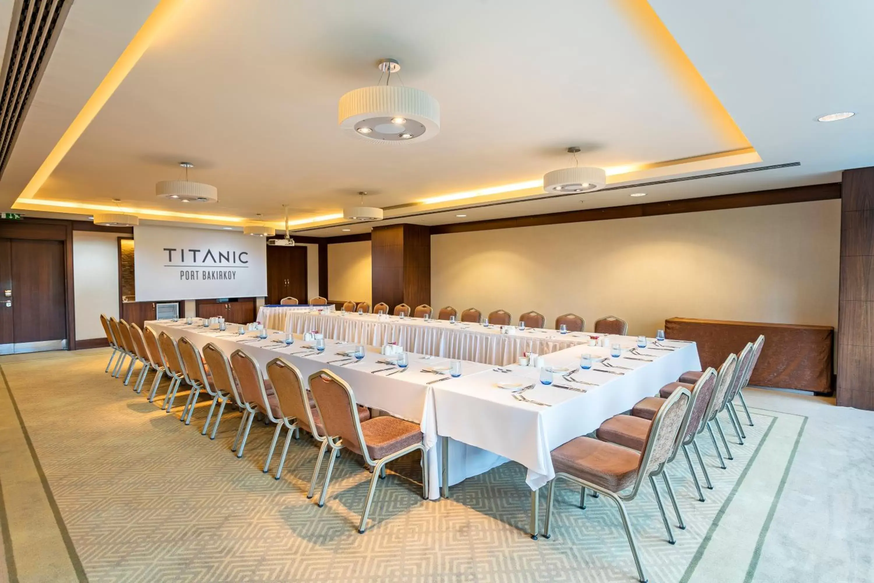 Meeting/conference room in Titanic Port Bakirkoy