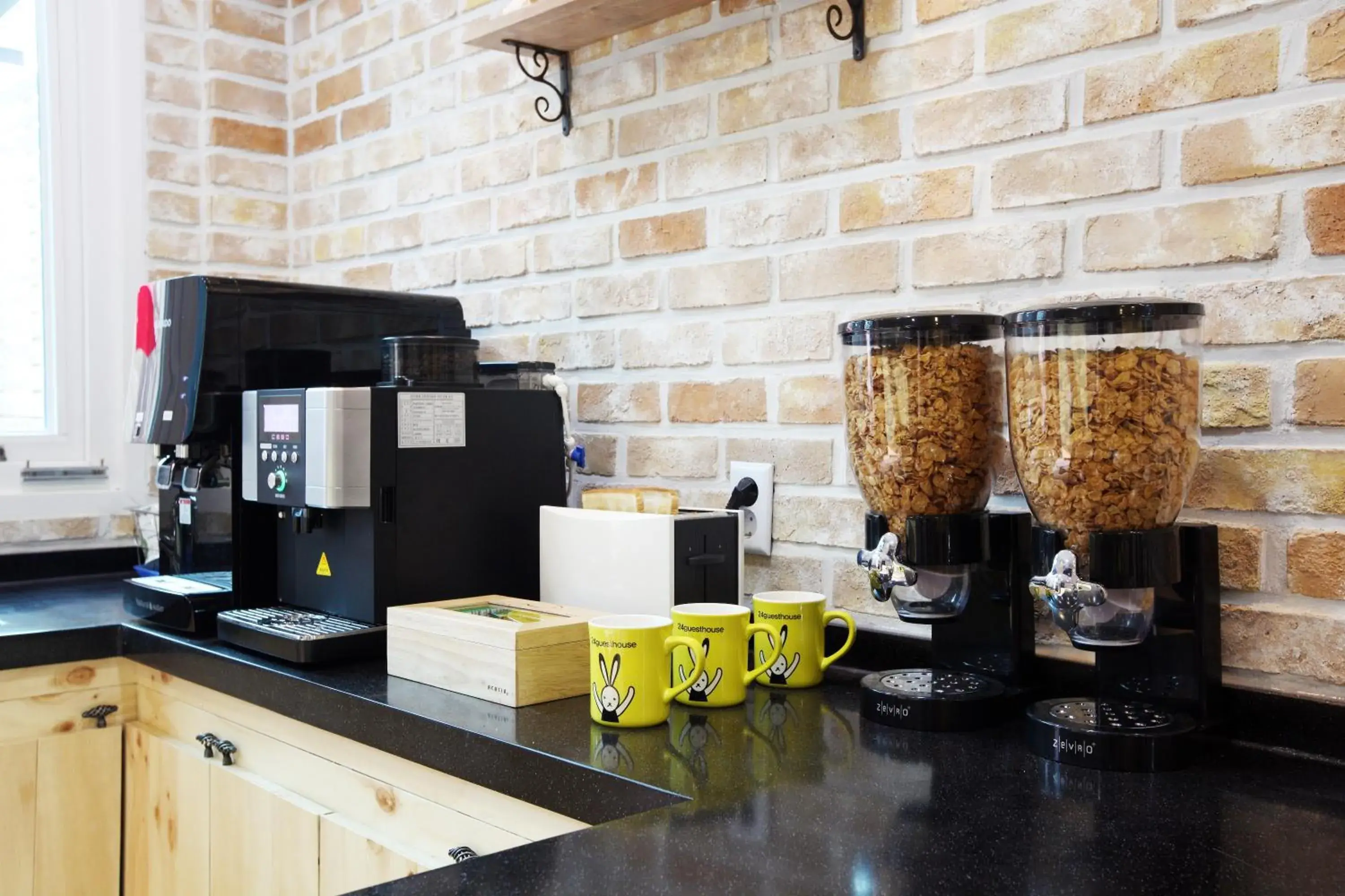 Coffee/tea facilities in 24 Guesthouse Myeongdong Avenue