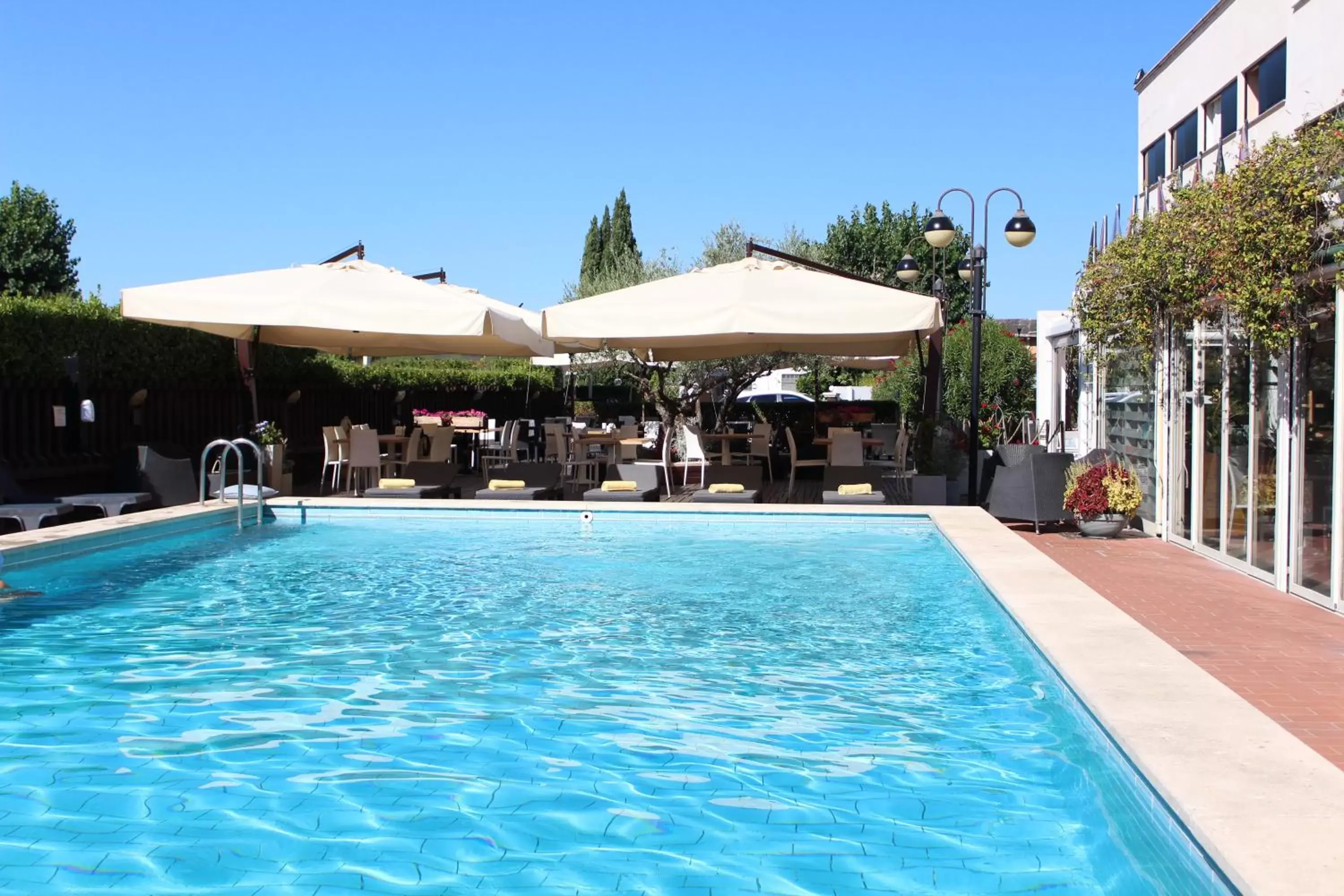 Swimming Pool in Hotel Cristallo Relais, Sure Hotel Collection By Best Western