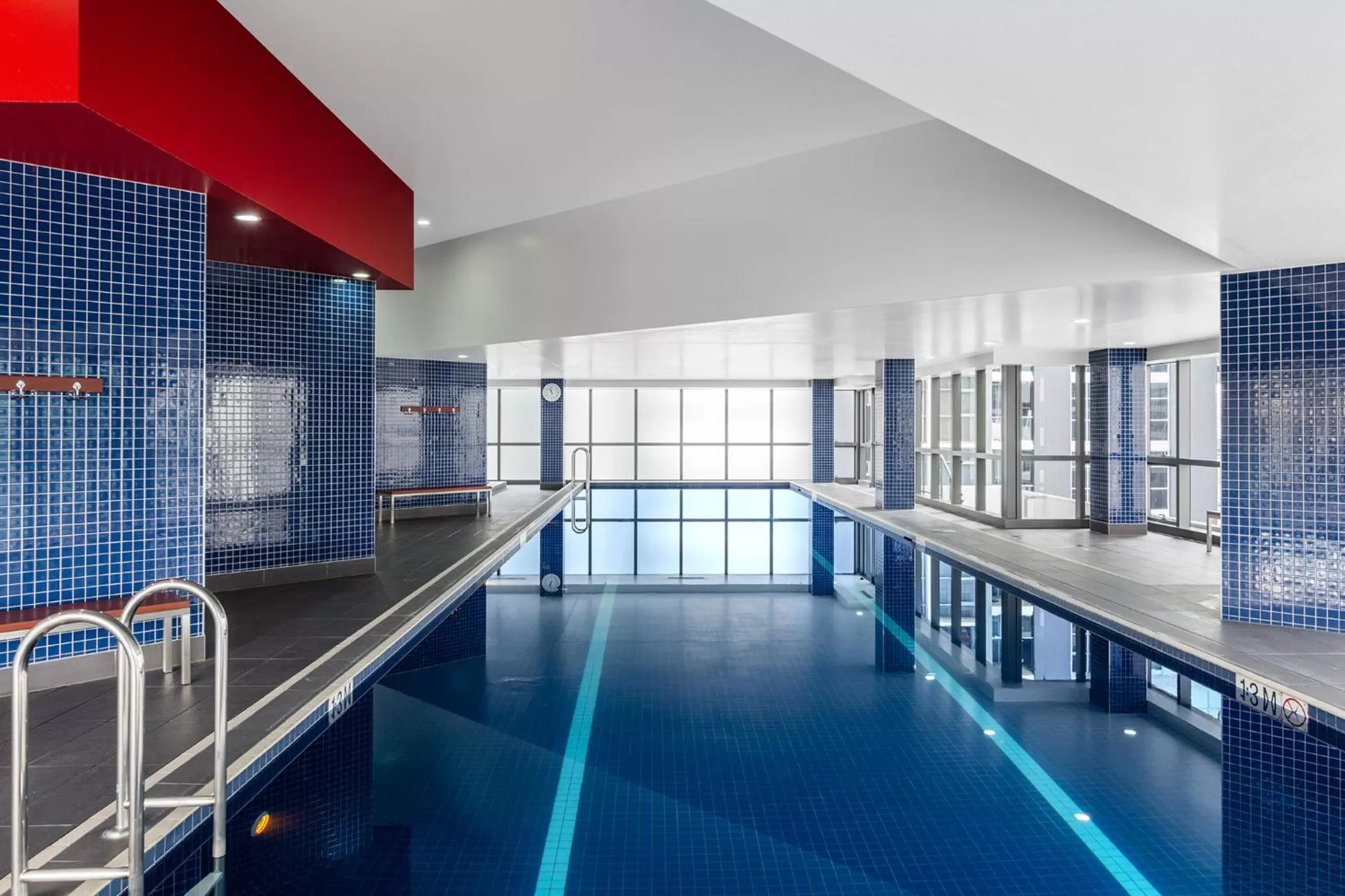 Swimming pool in Meriton Suites Adelaide Street, Brisbane