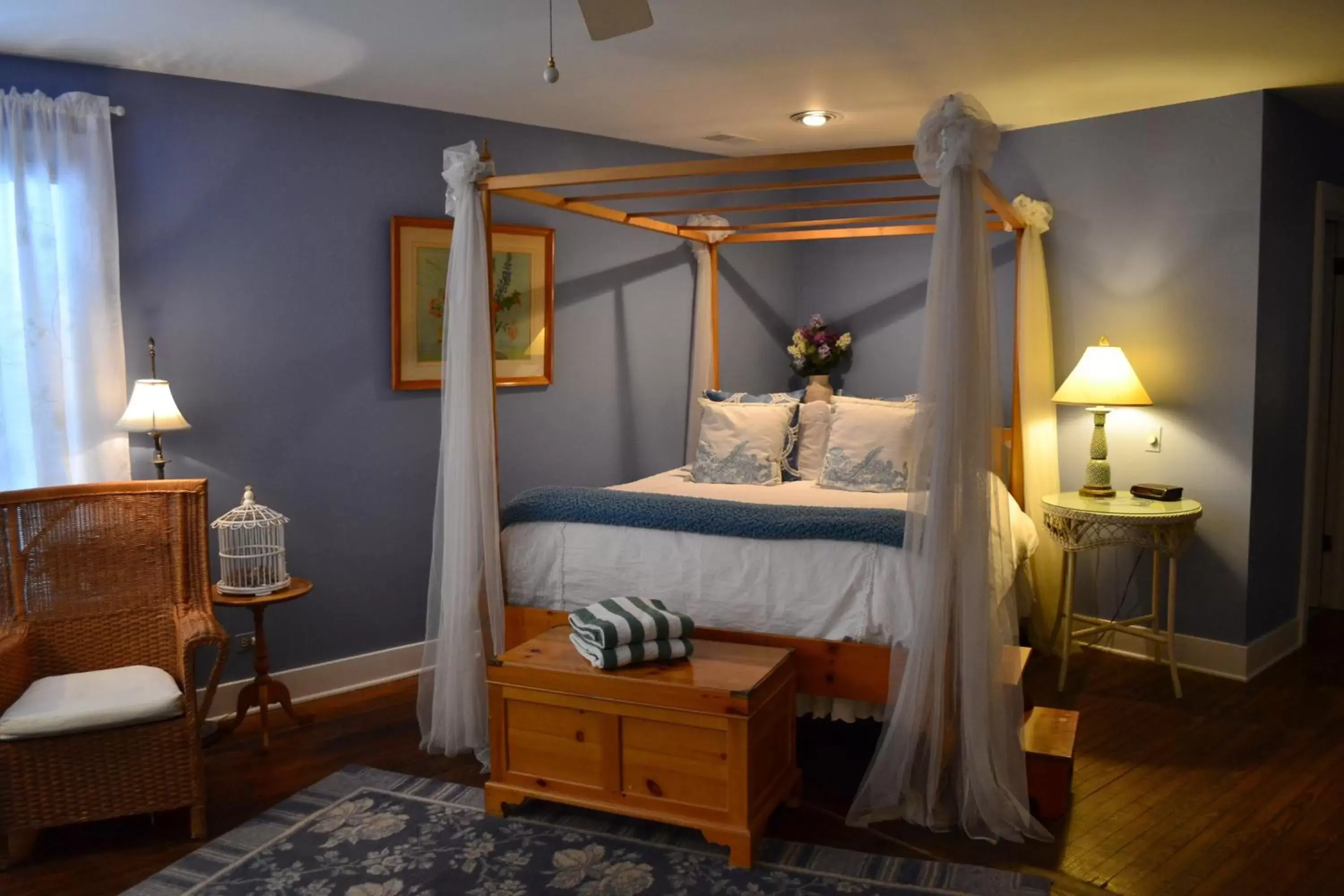 Photo of the whole room, Bed in The Inn at Union Pier